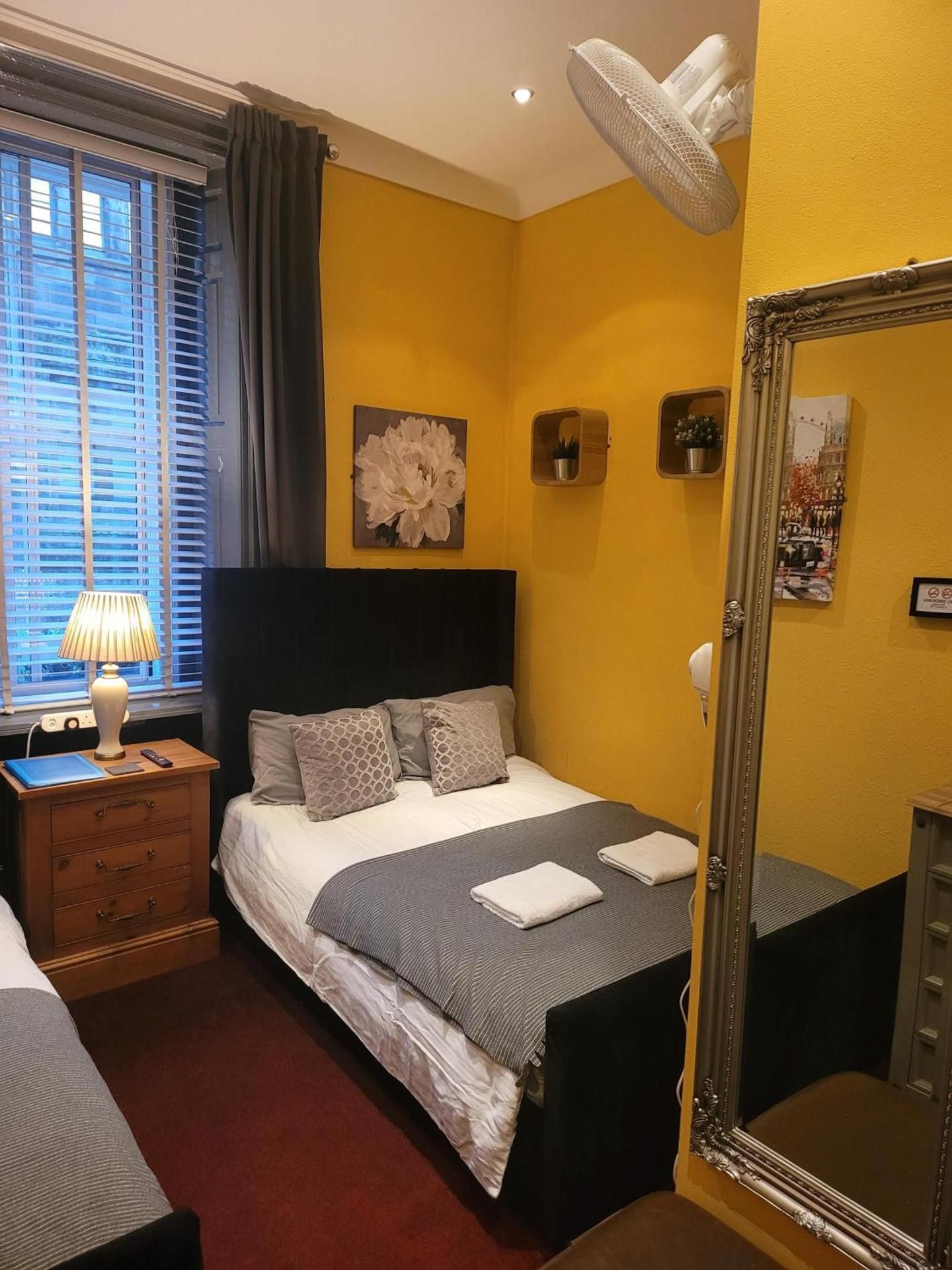 Triple Room with Private Bathroom