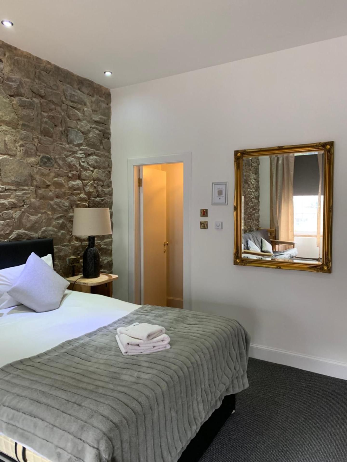 Royal Mile View Suite - John Balliol
