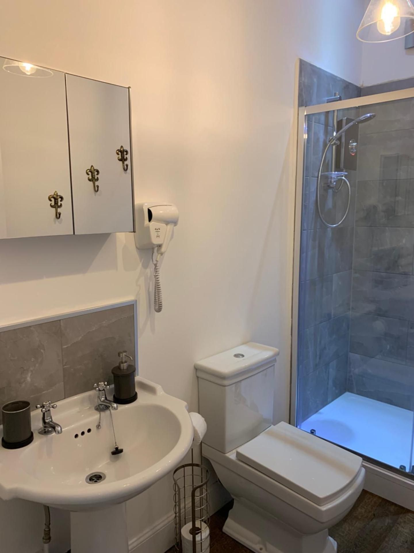 Inner Courtyard View Suite - Toom Tabard