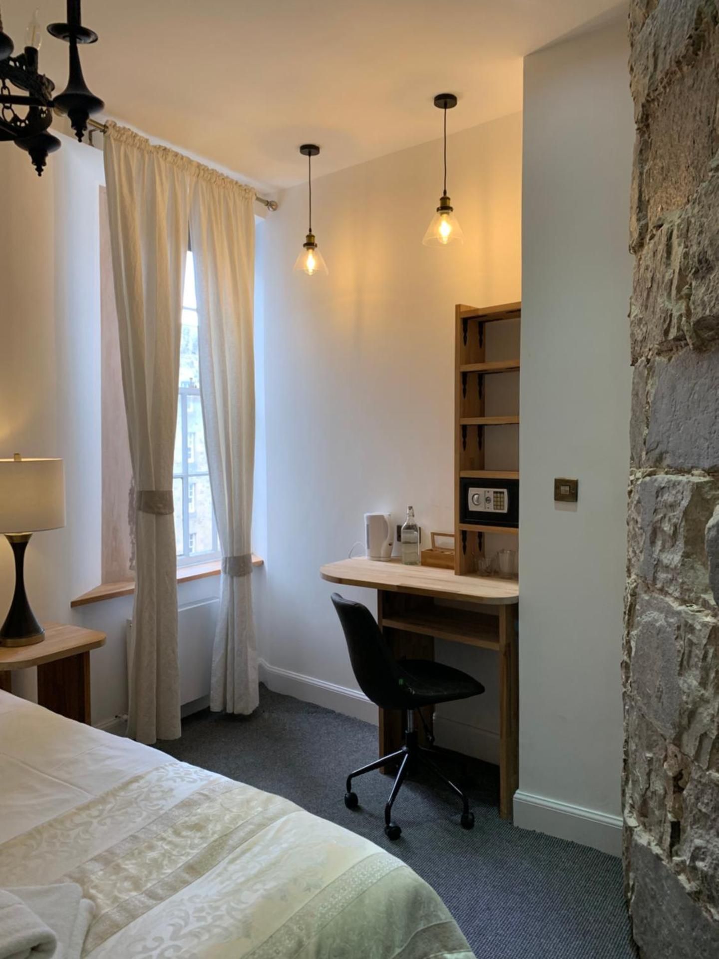 Inner Courtyard View Suite - Toom Tabard