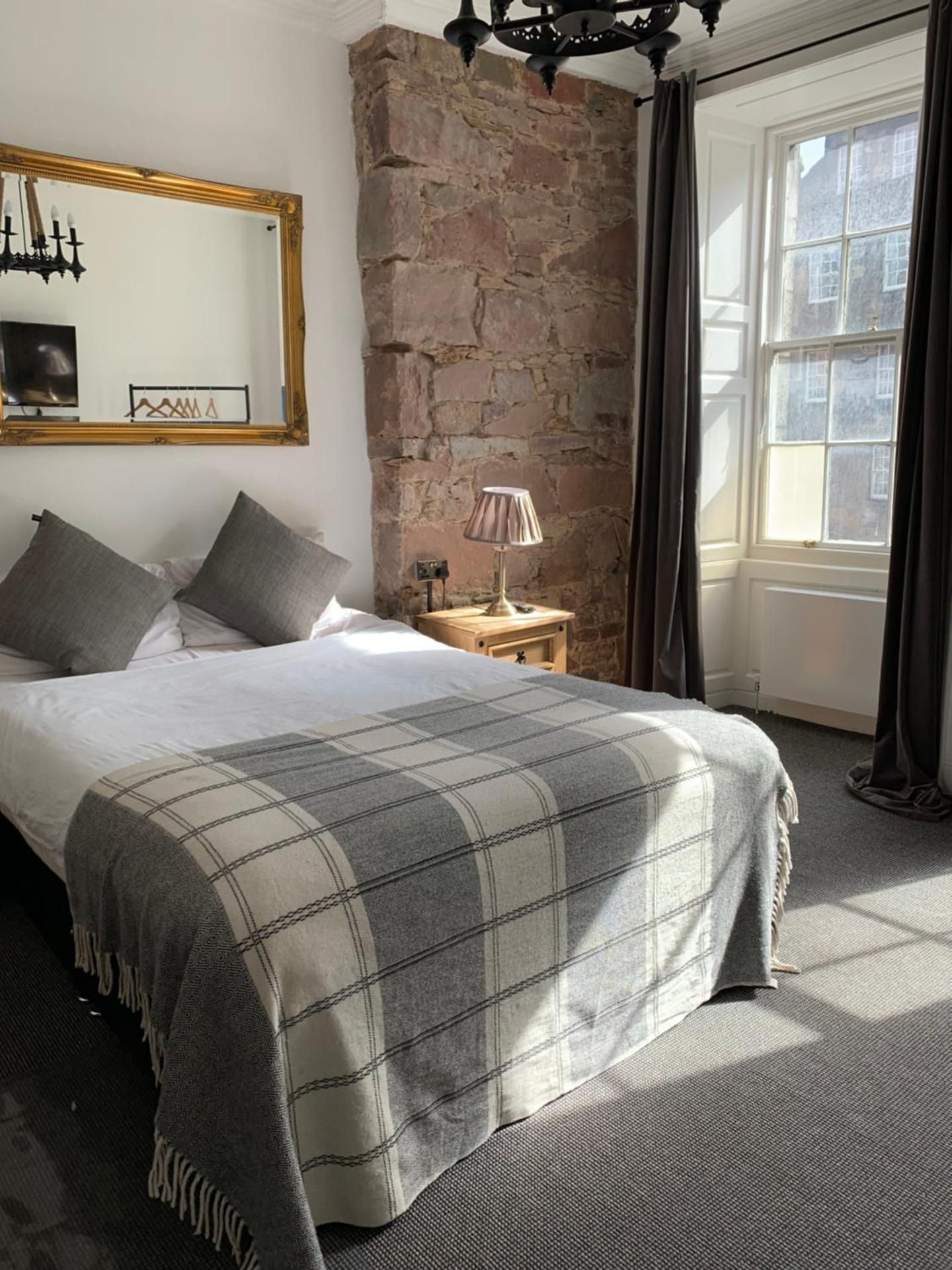 Royal Mile View Studio Apartment - Porteus