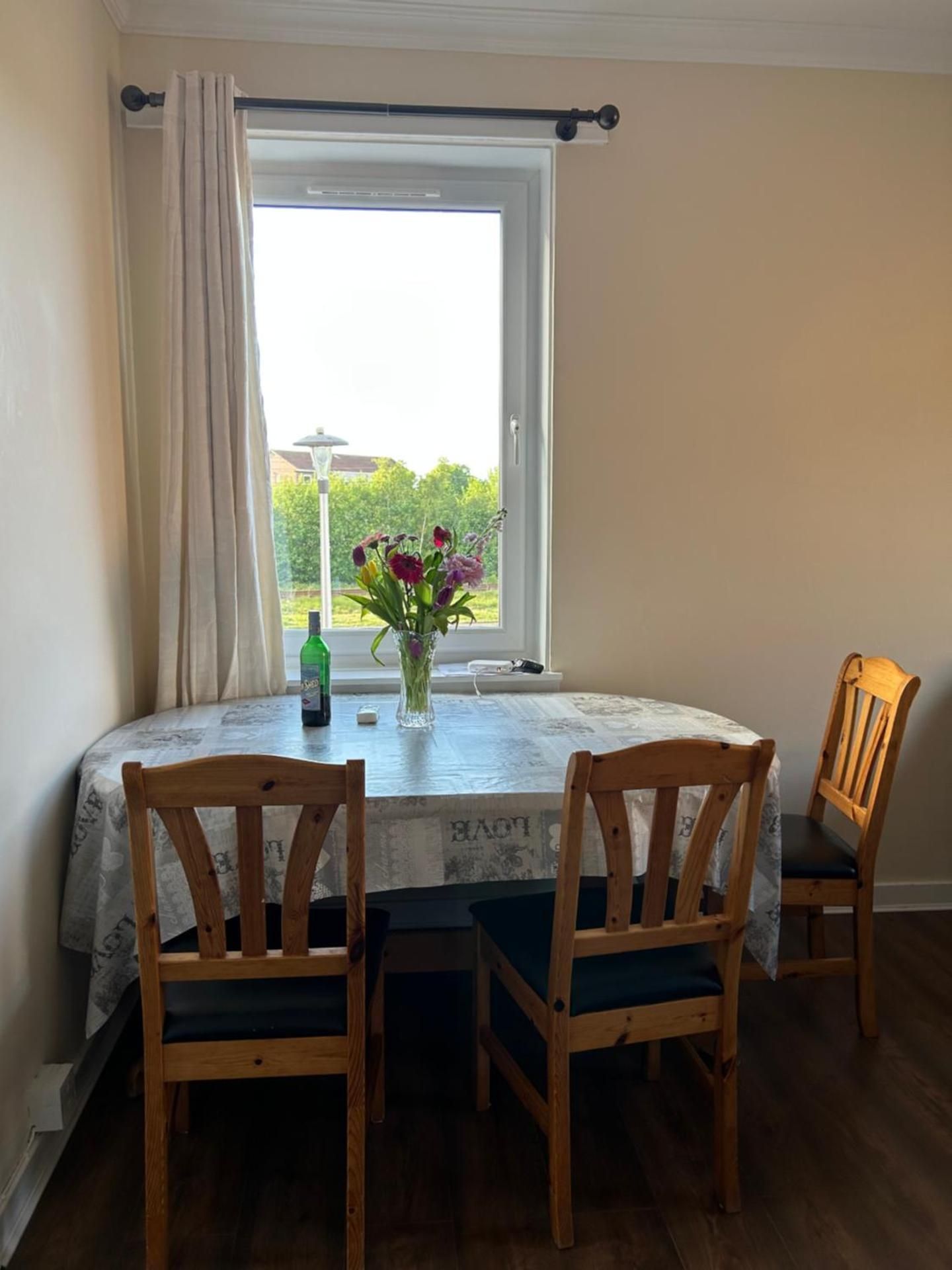 Spacious room close to tram