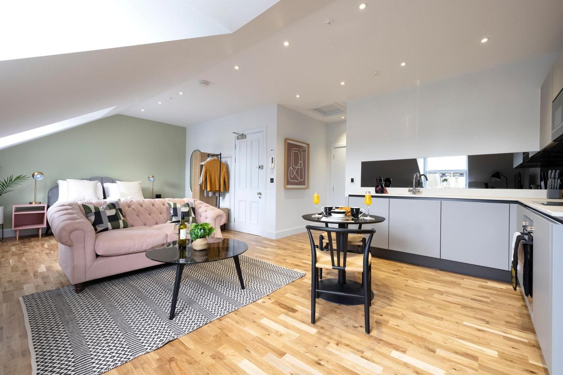 Aiden Suite - 1 bedroom studio apartment