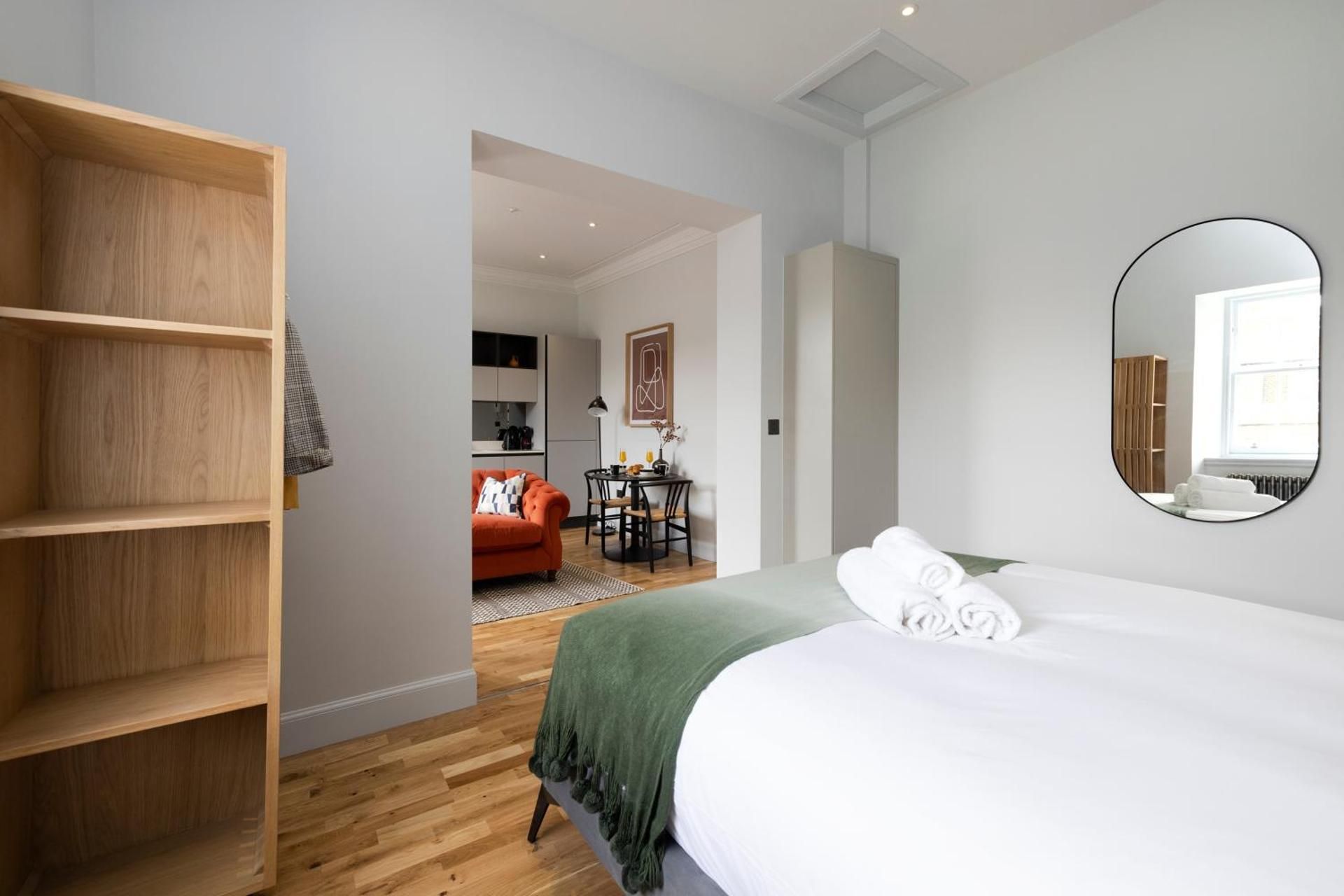 Wyvern Suite - 1 bedroom studio apartment