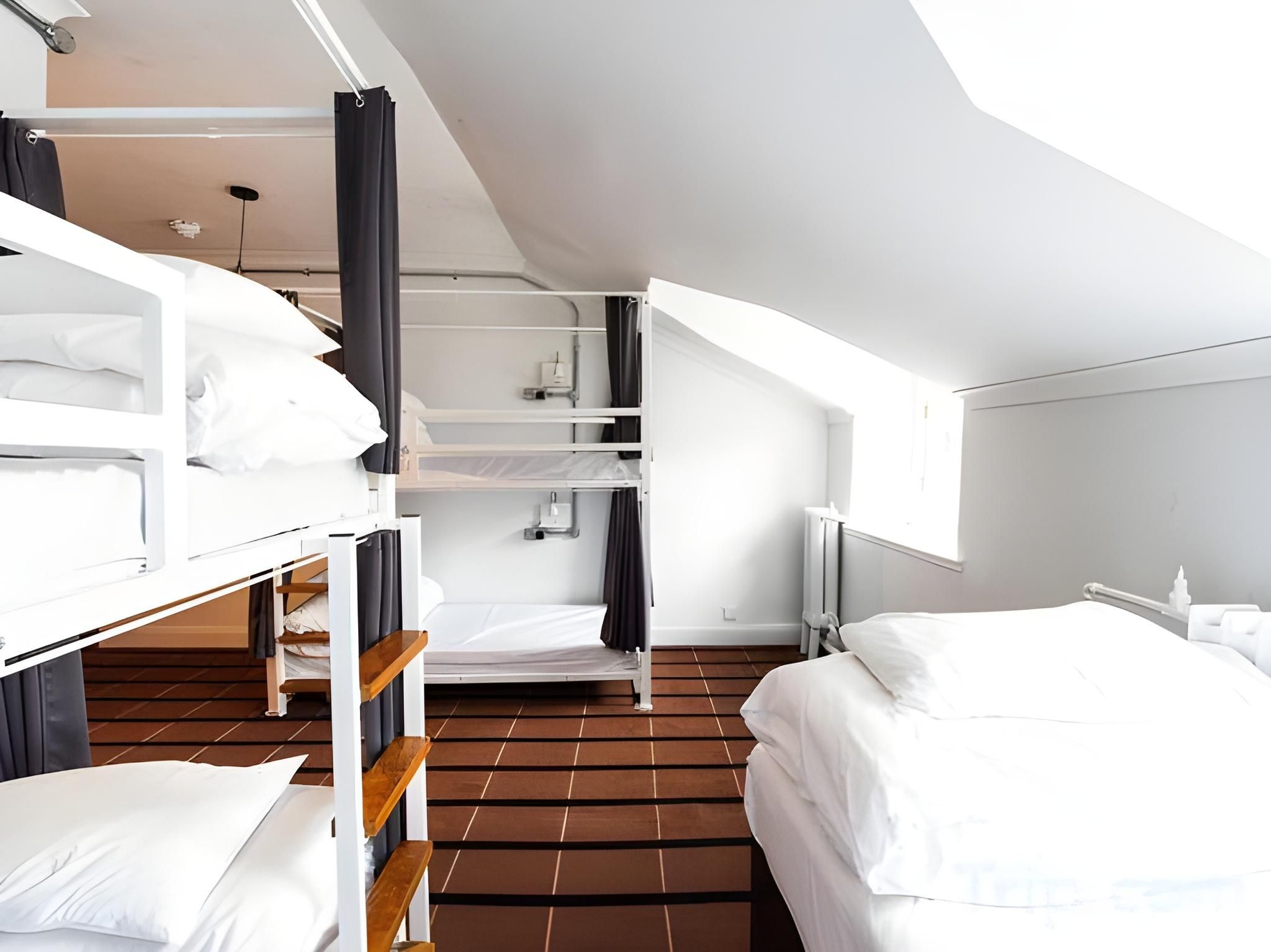 Bed in 8-Bed Mixed Dorm Ensuite
