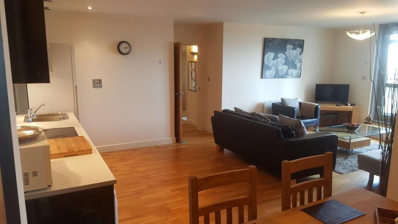 Sky Night Serviced Apartments Apartment with Balcony 2