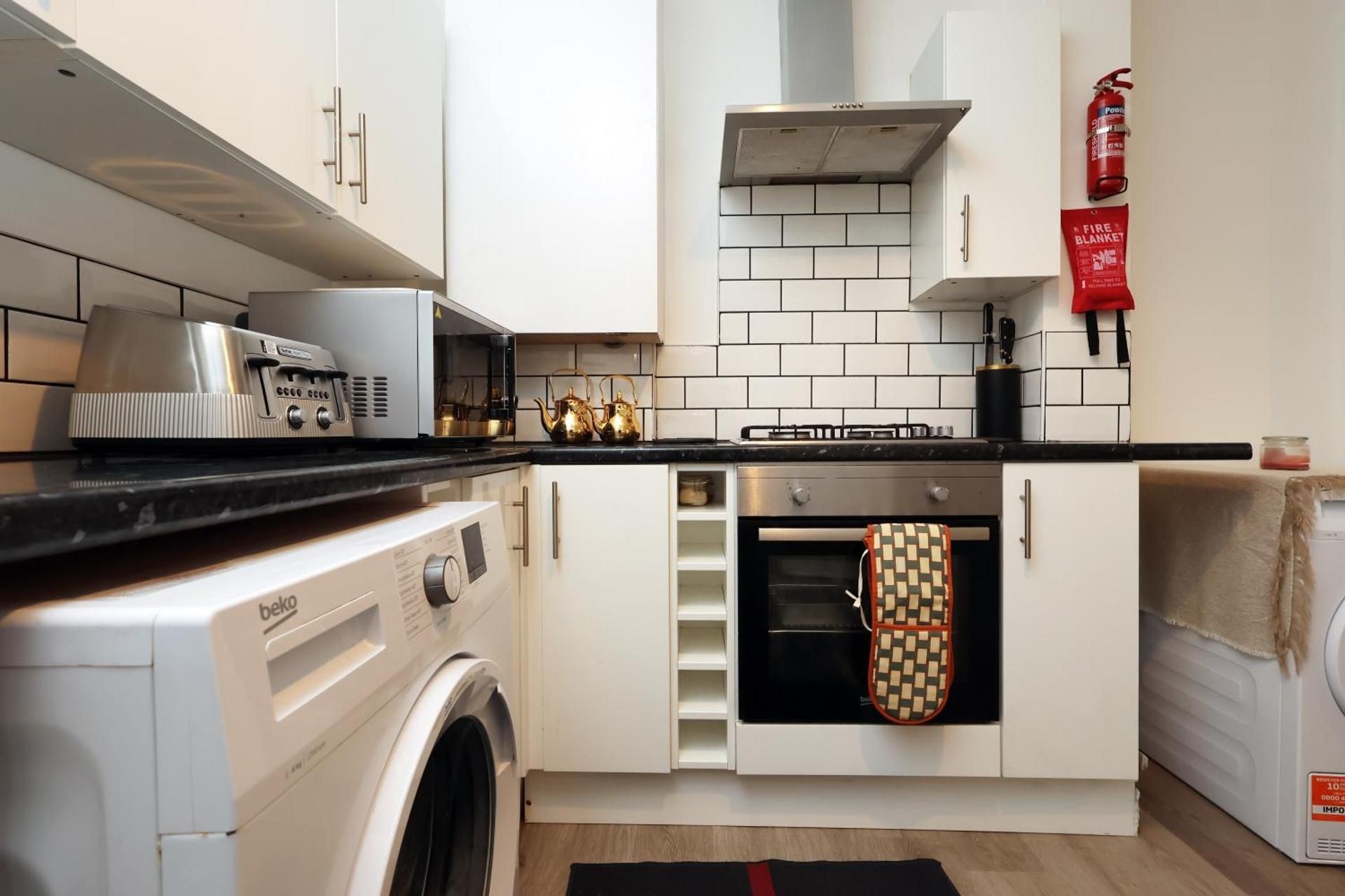 Cardiff City Guesthouse, Central Rooms, Fast Wi-Fi, On-Street Parking