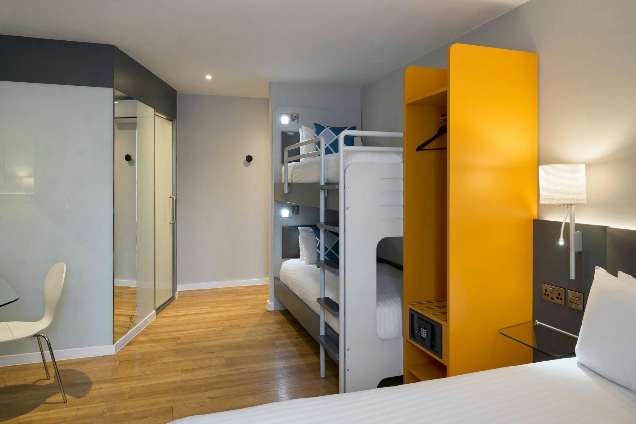 Family - 1 DBL & 1 Bunk, Family room, 1 Double or 1 Twin bunk