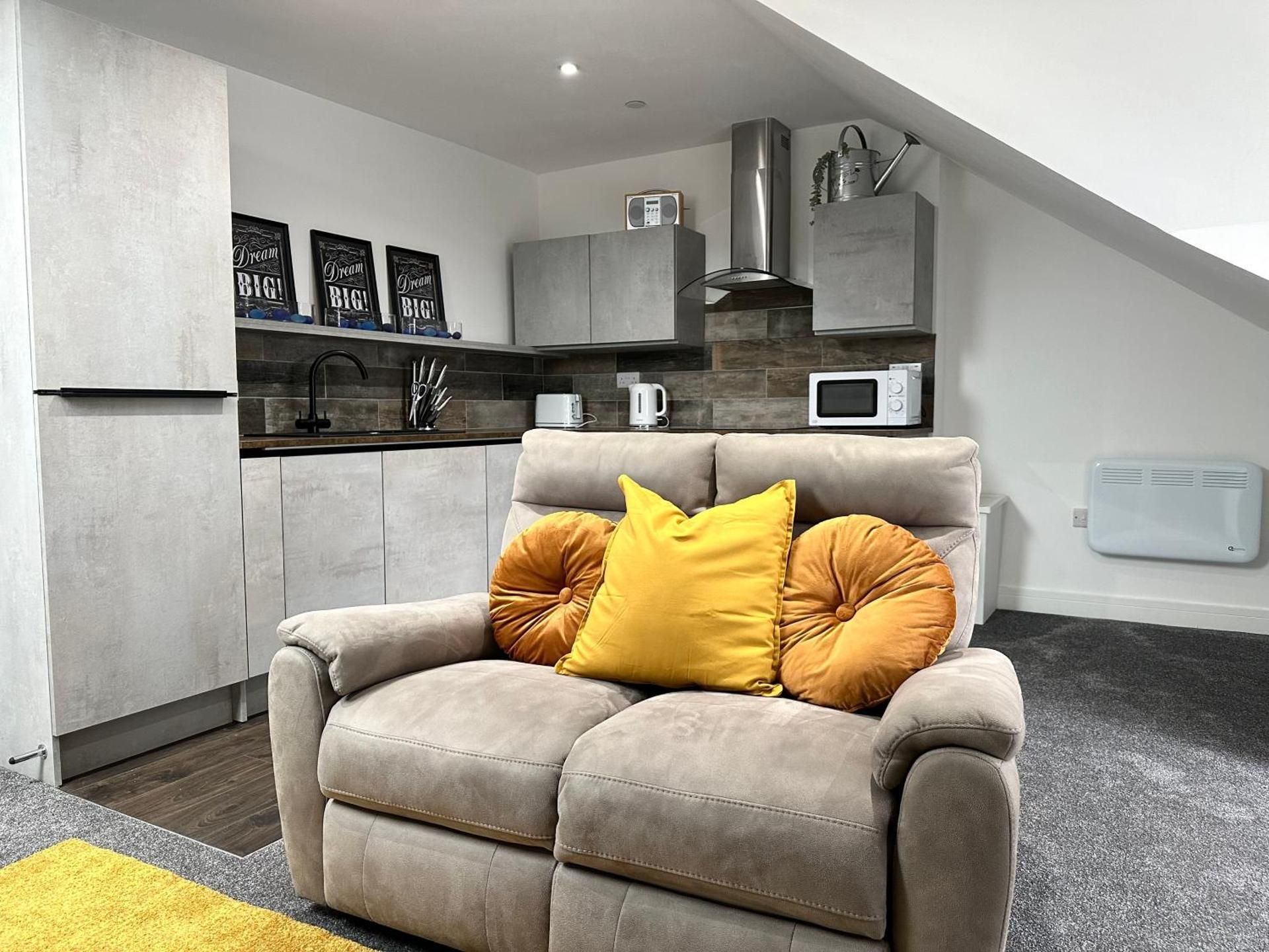DELUXE APARTMENT