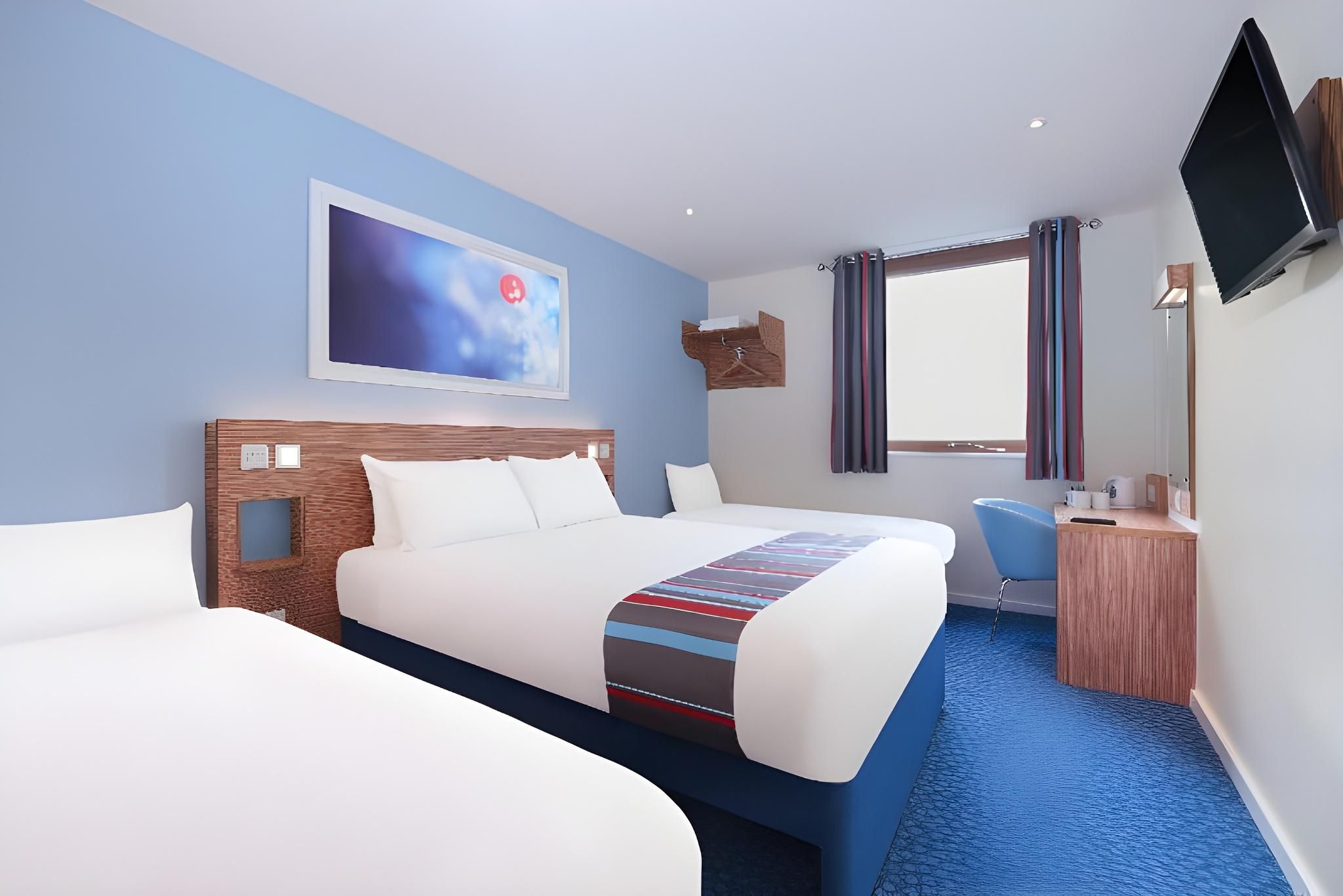 Travelodge Cardiff Central Queen Street Family Room 2