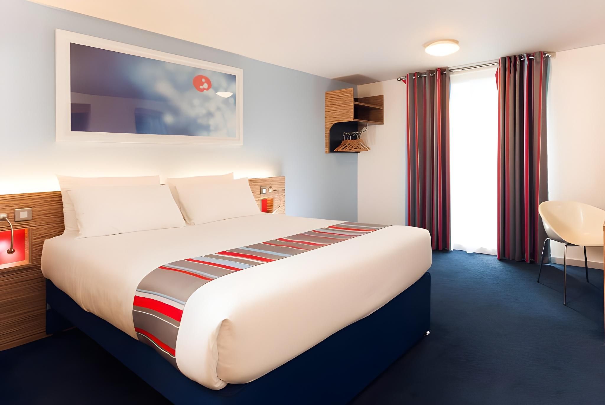 Travelodge Cardiff Central Queen Street Double Room 2