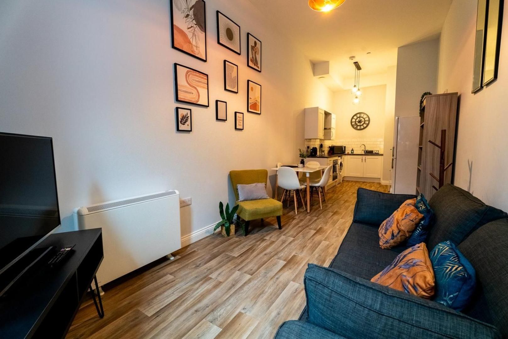 Free Parking | Smart TV | 4 guests Apartment 2