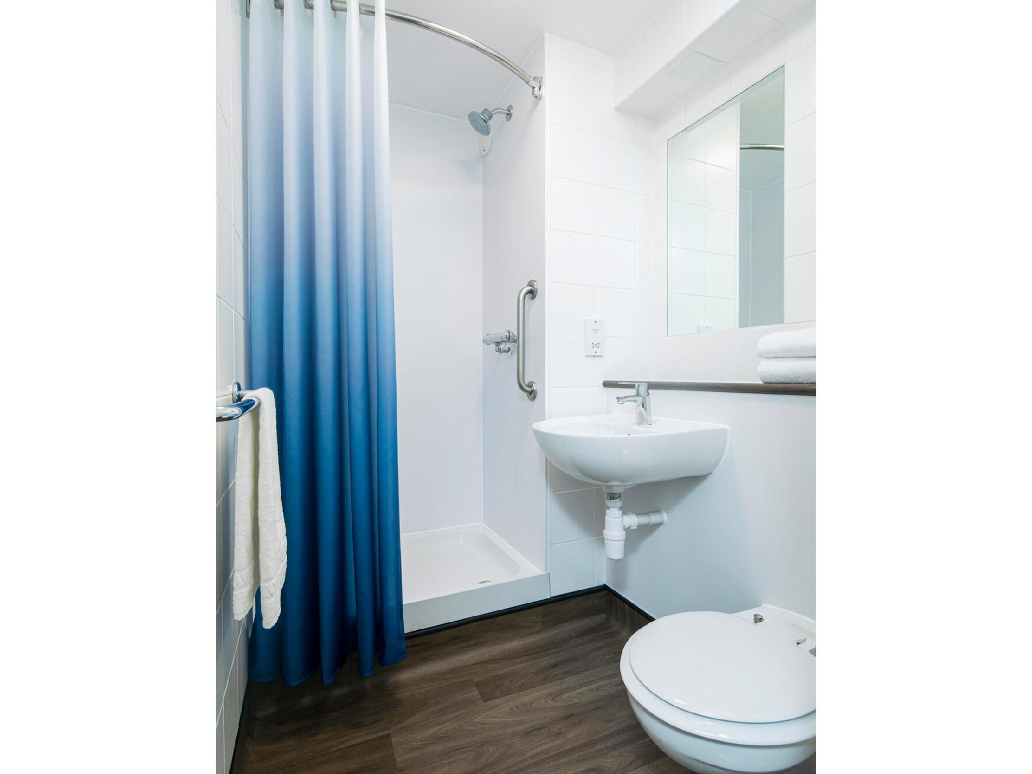 Travelodge Swansea Central Double Room 3