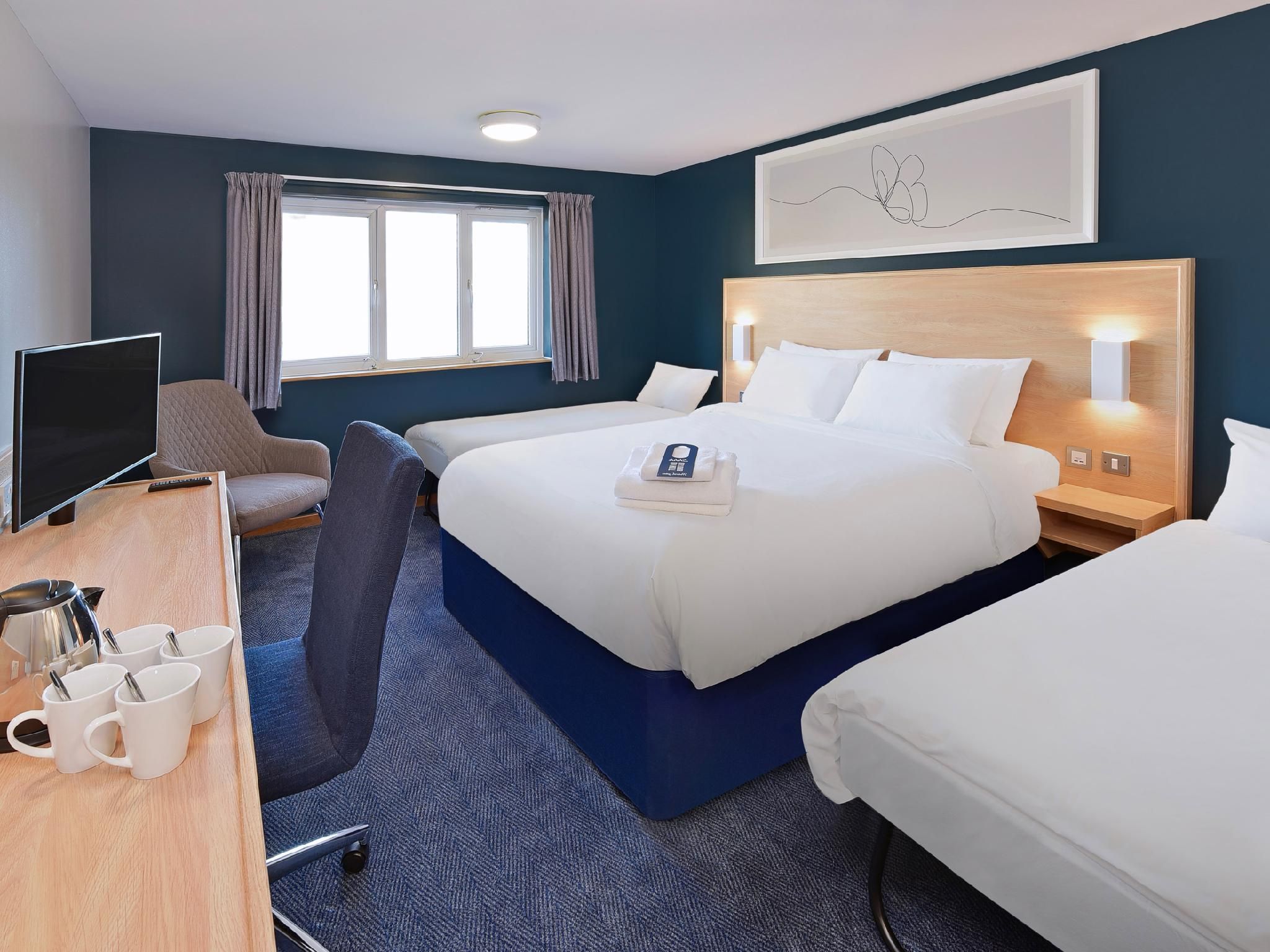 Travelodge Swansea Central Family Room
