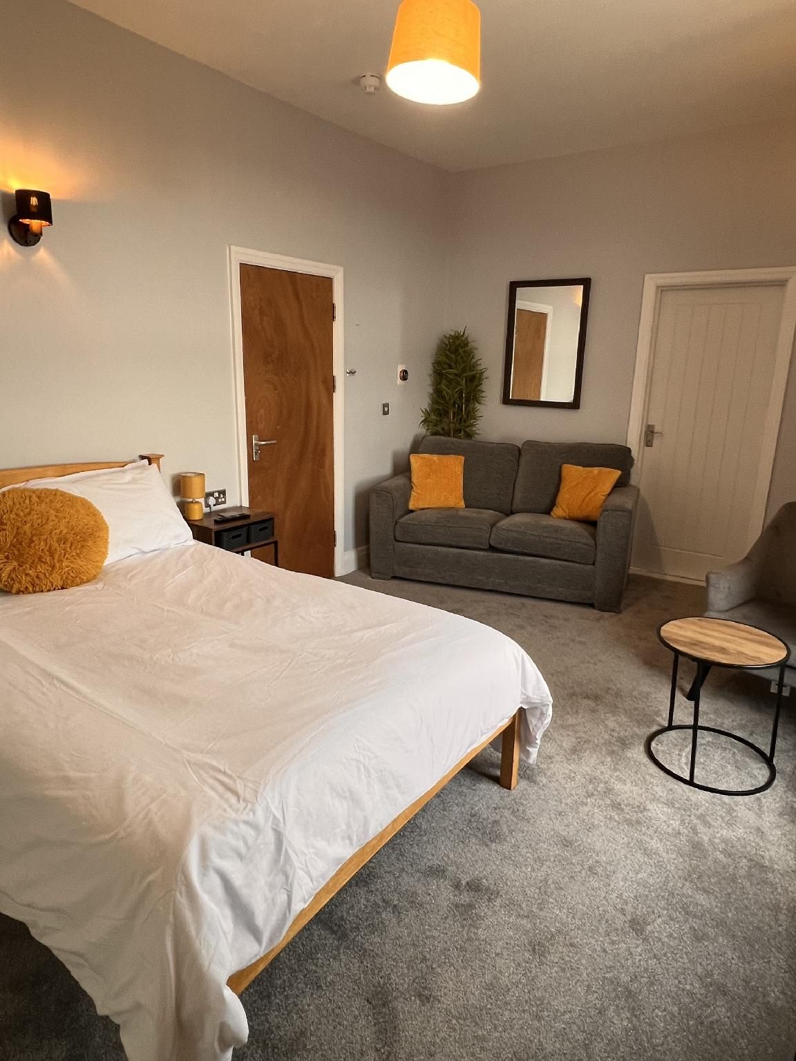 Family room-Standard-Ensuite with Shower-Beach view