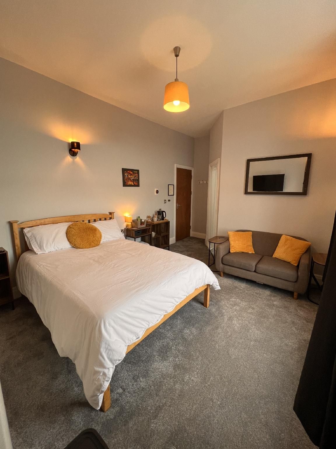 Hooper's Sandy Beach Guest Rooms