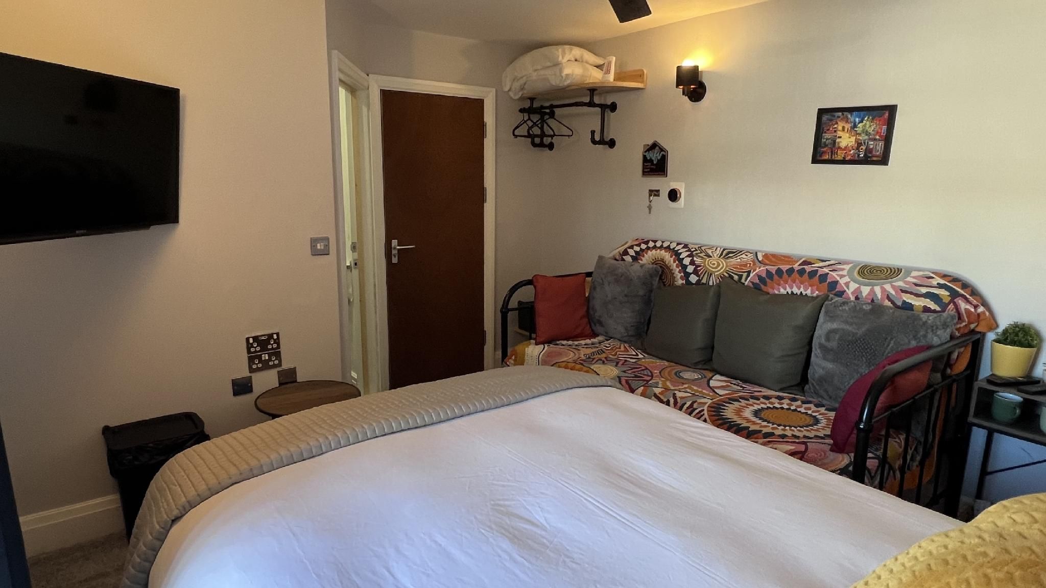 Family Triple Room Standard Ensuite Mountain View