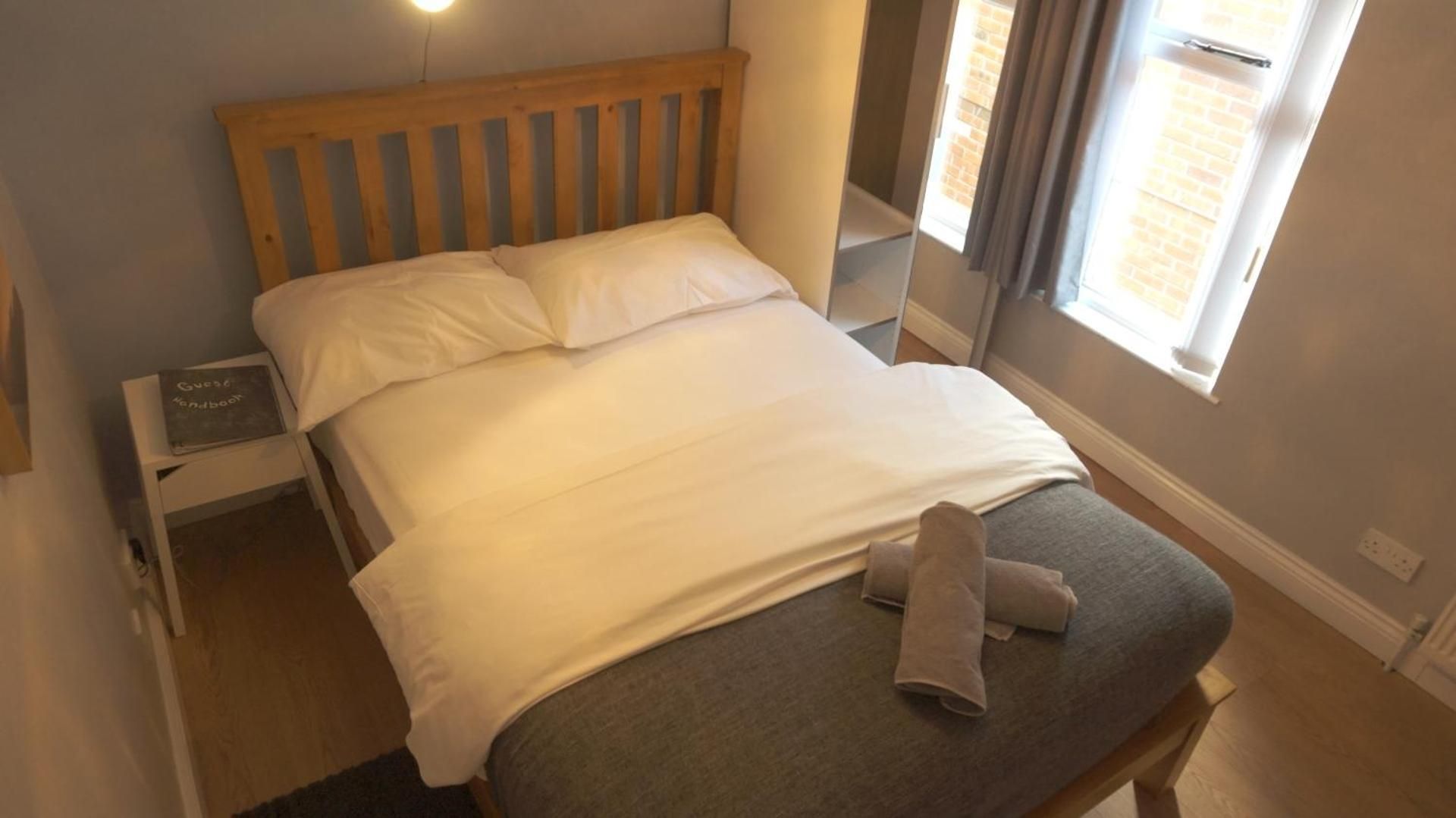 Big Yellow Door in Queens Quarter Double Room with Shared Bathroom