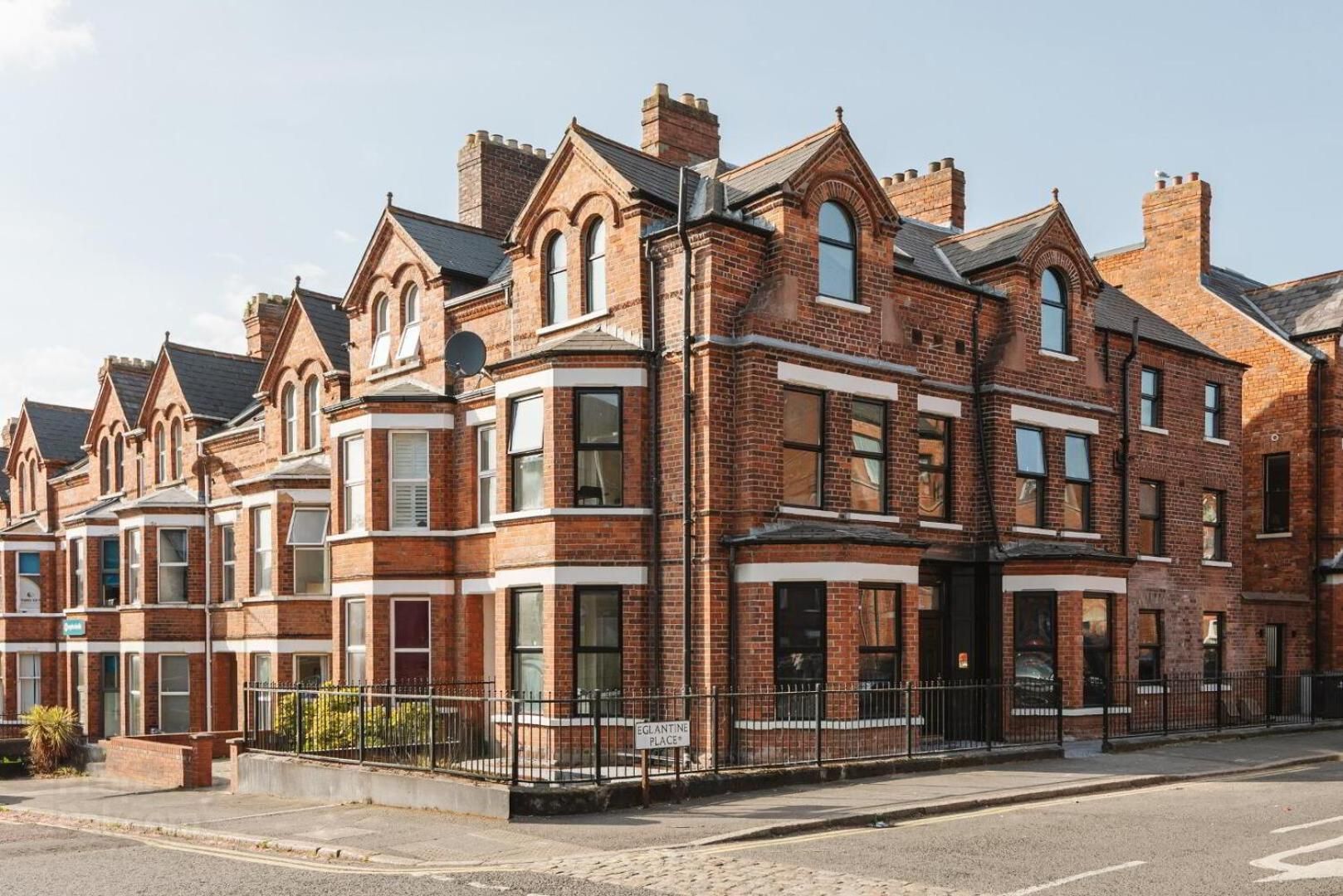 No 5 by Warren Collection