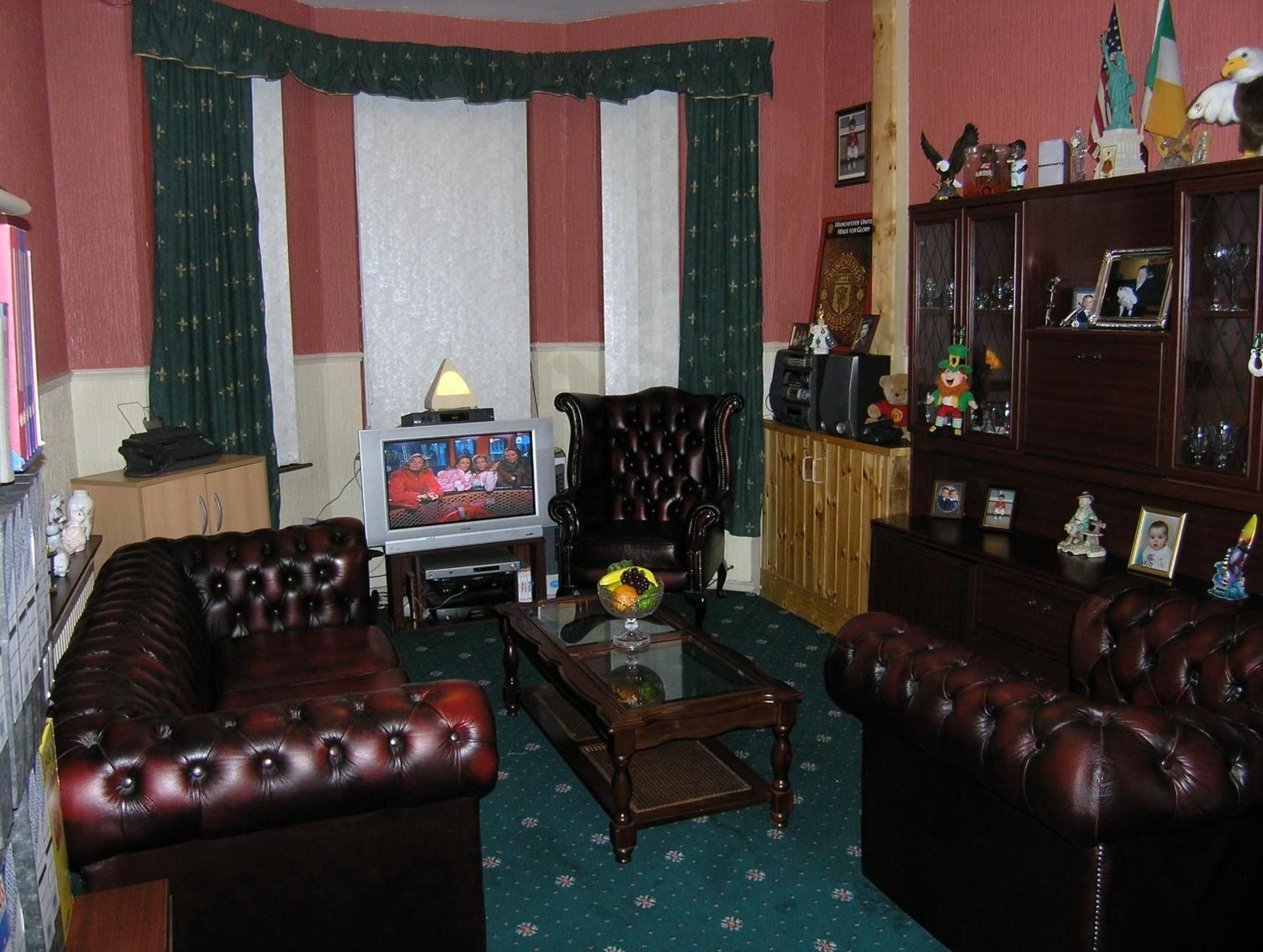 shared lounge/tv area