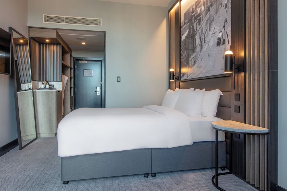 Grand Room, 1 King Bed