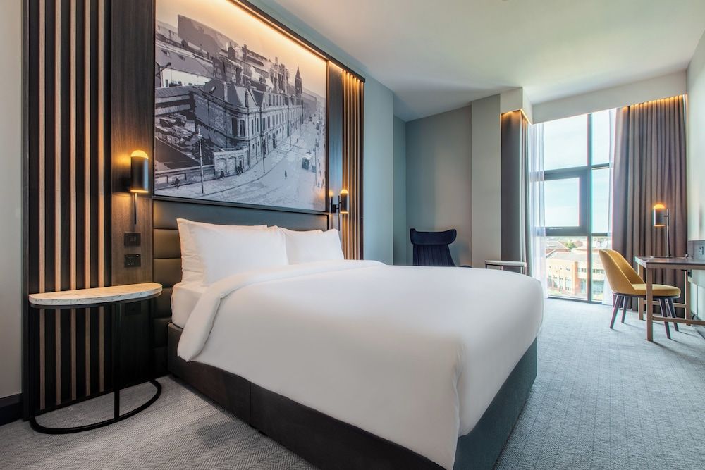 Grand Room, 1 King Bed