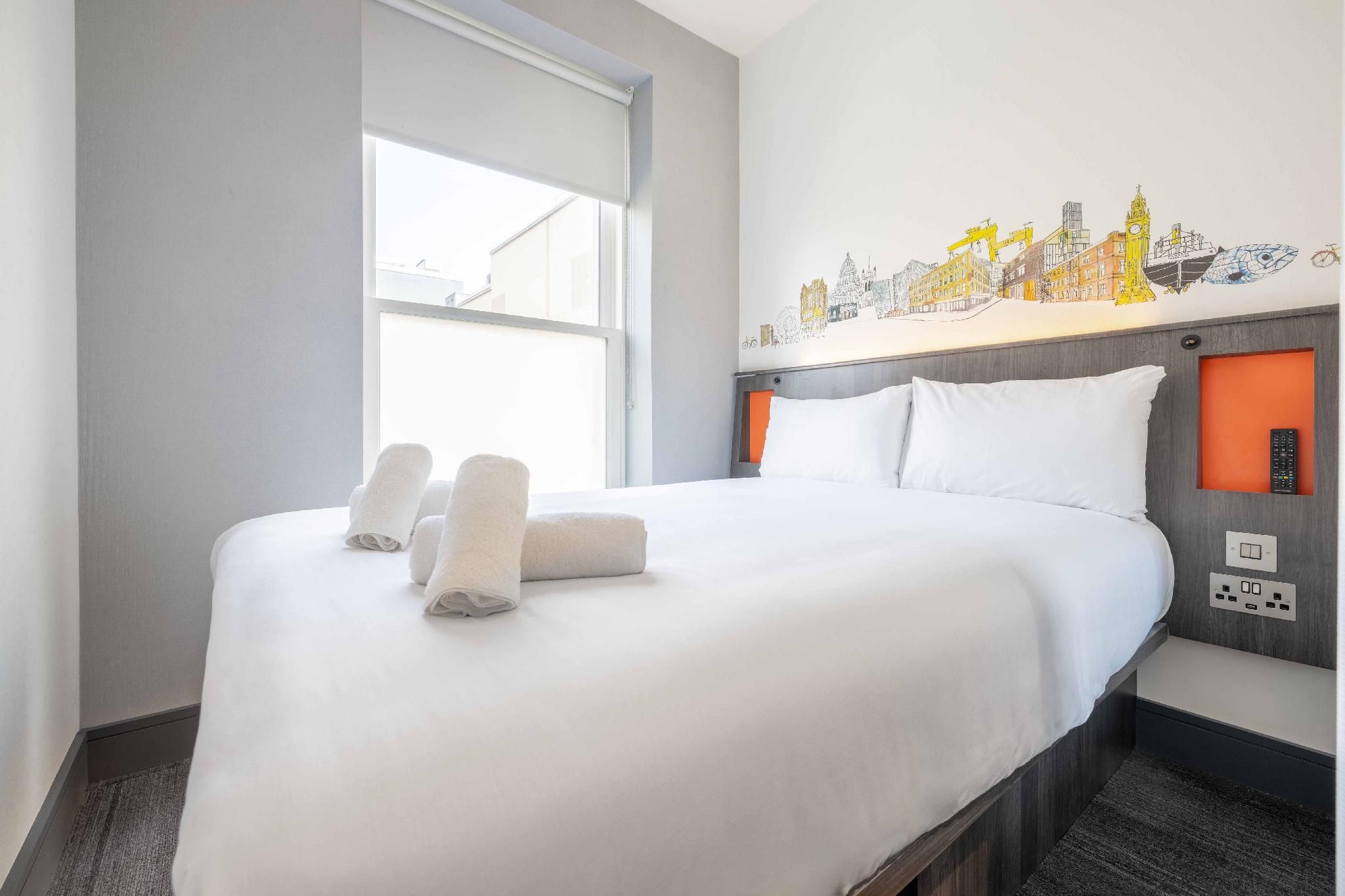 easyHotel Belfast Standard Double Room 2