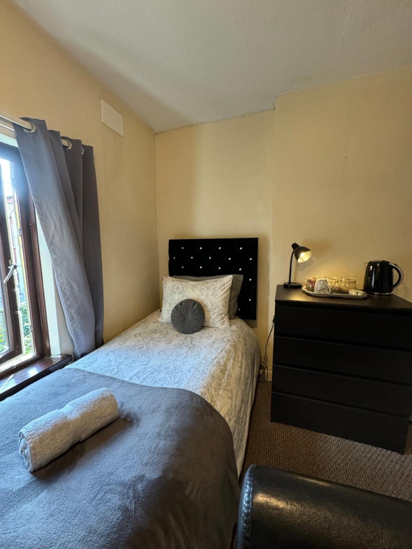 Economy Single Room