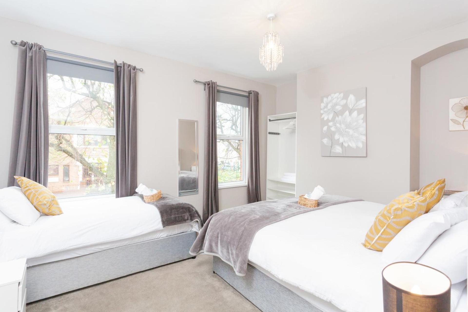 Triple Room with Shared Bathroom