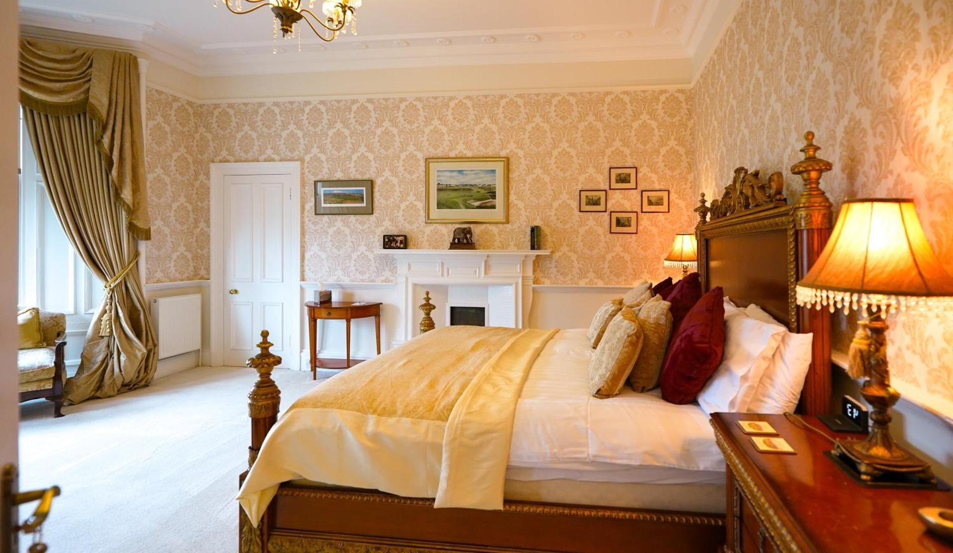 Superior King Room