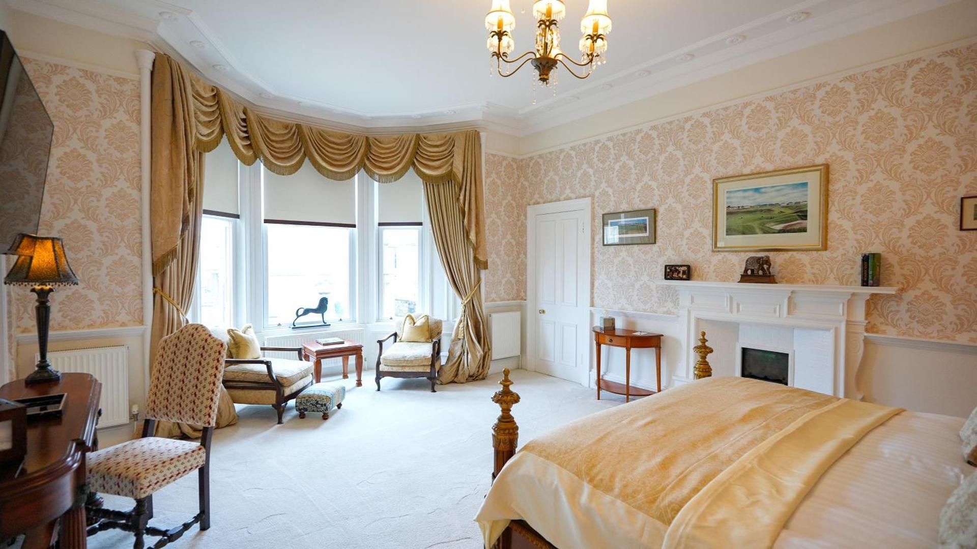 Superior King Room