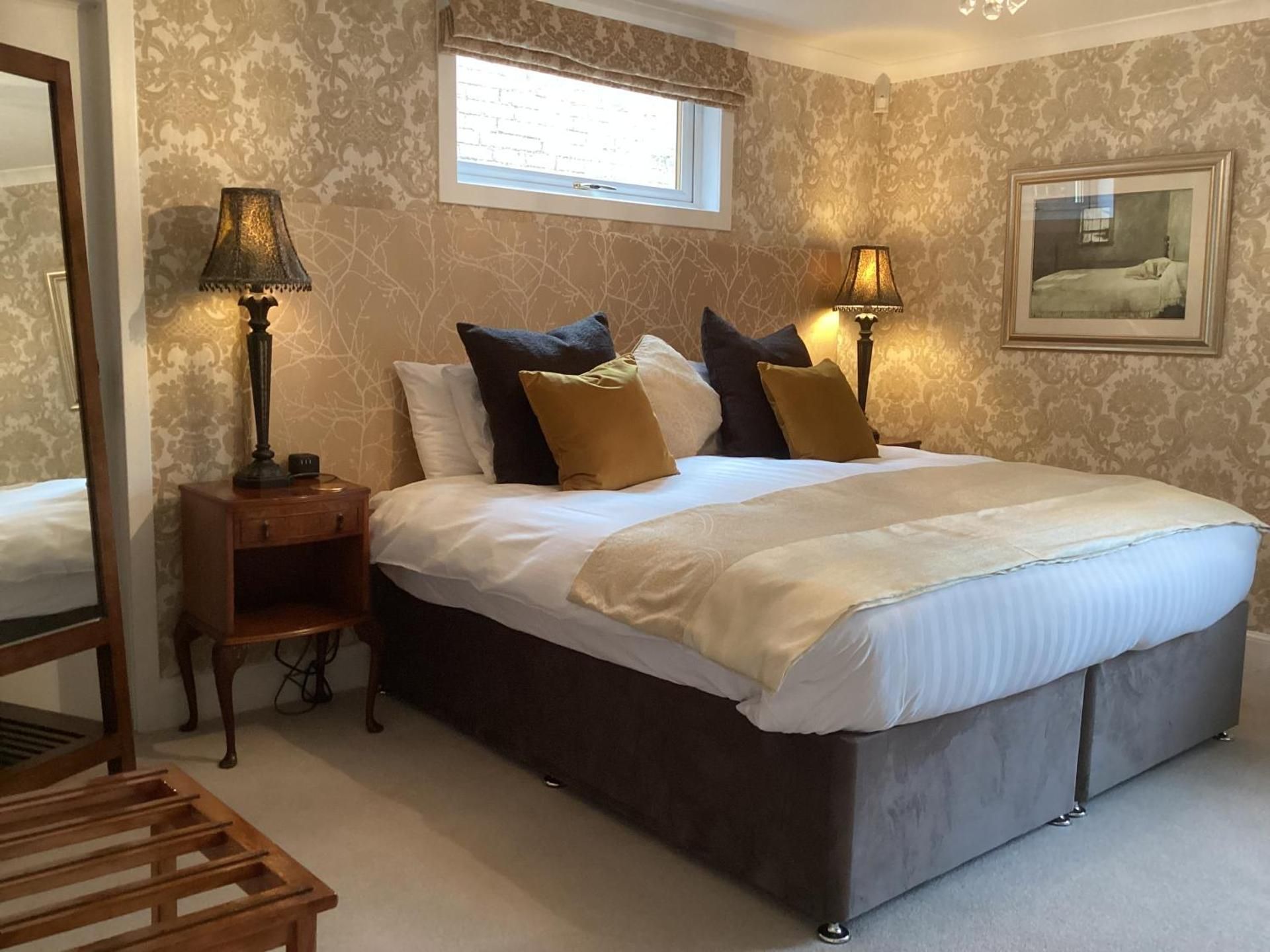 Deluxe Double or Twin Room