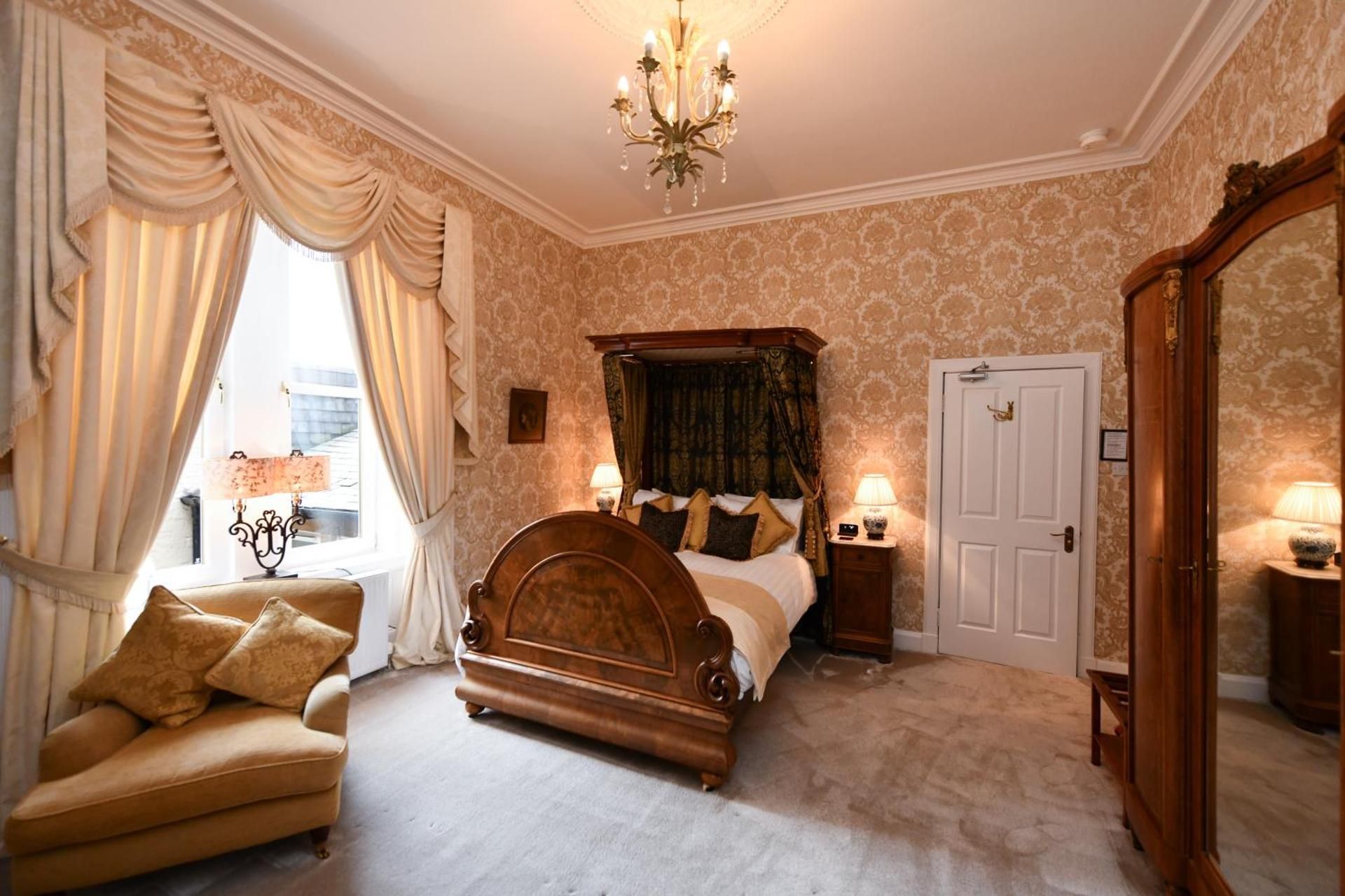 Deluxe King Room