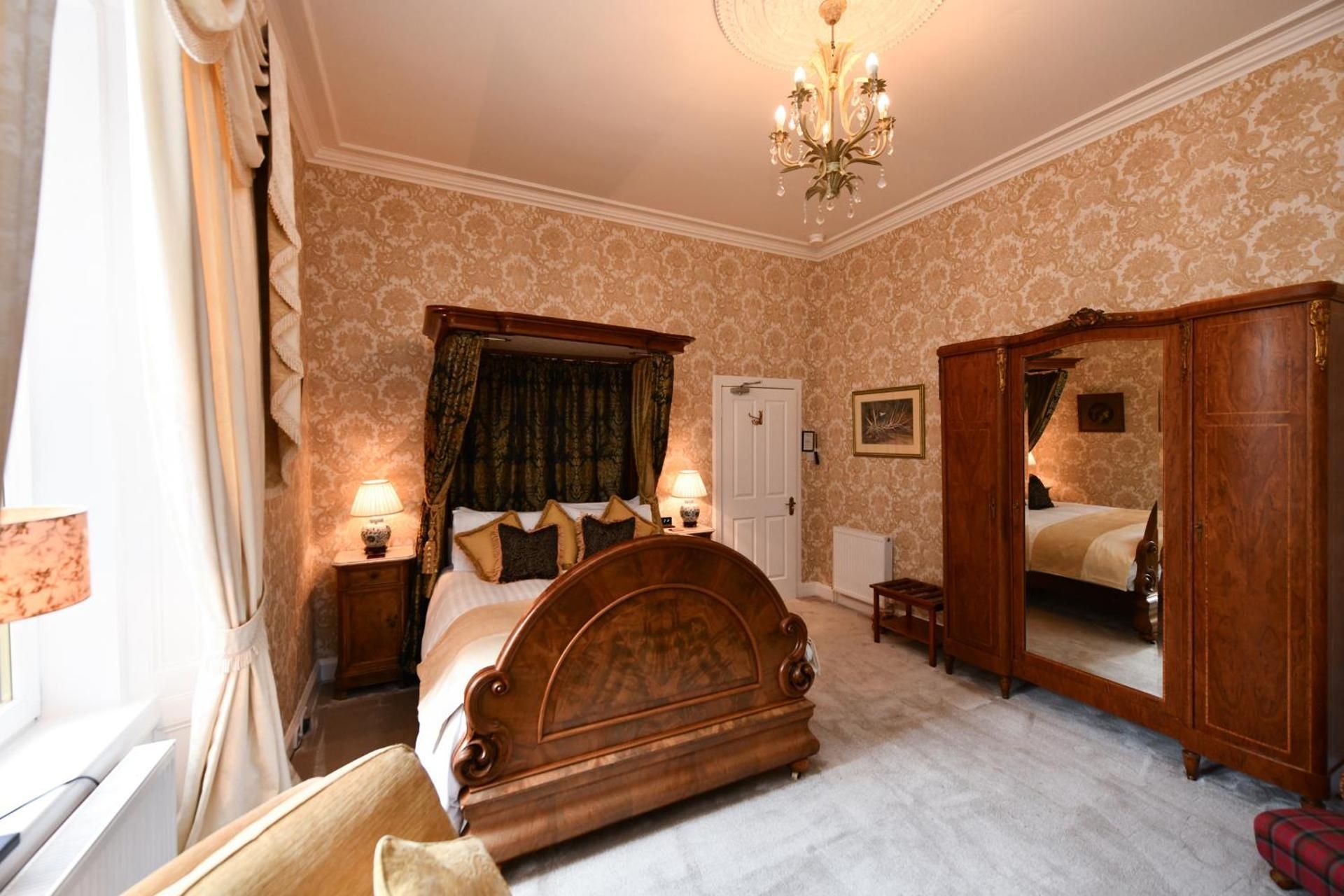 Deluxe King Room