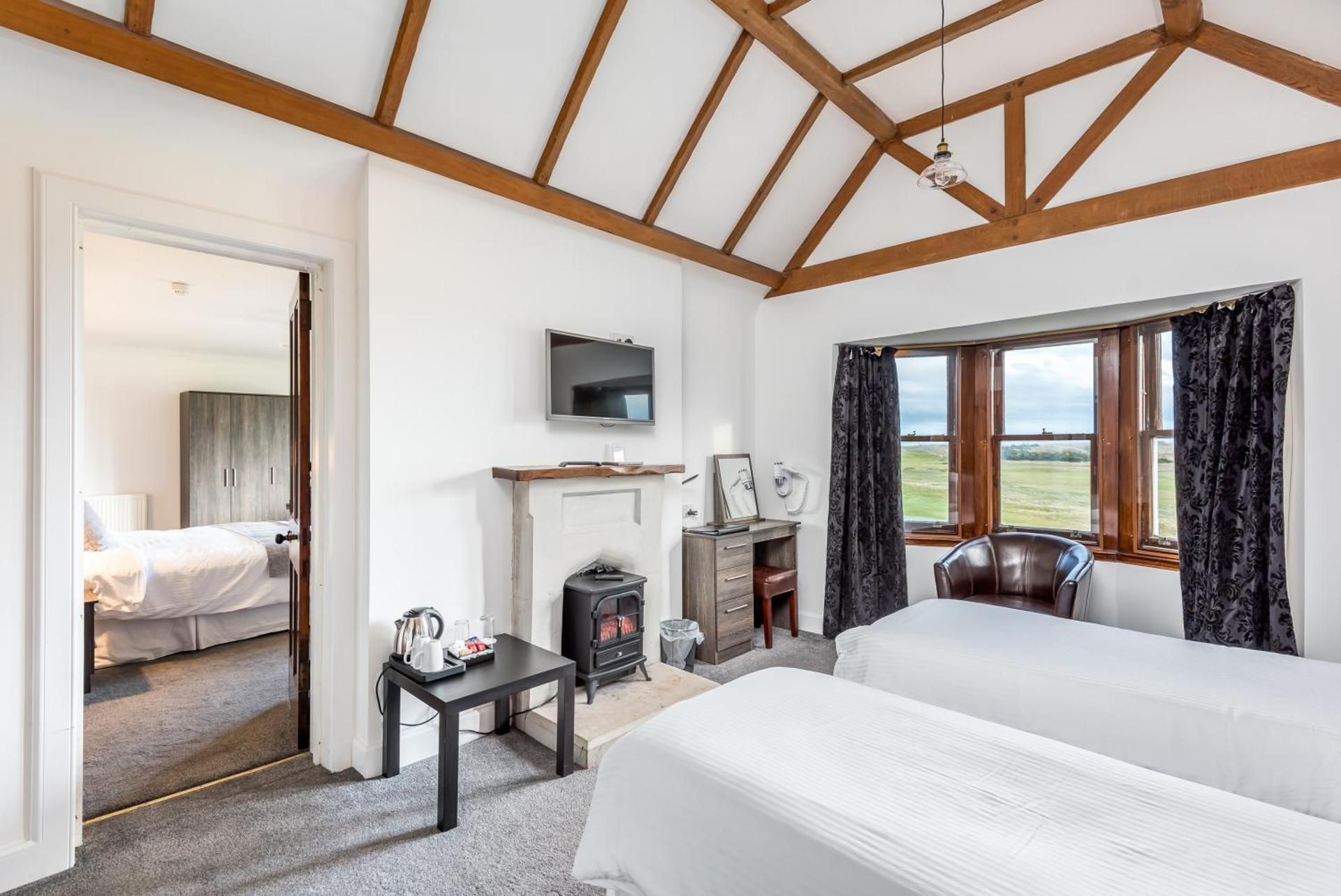 Twin Room with Private External Bathroom
