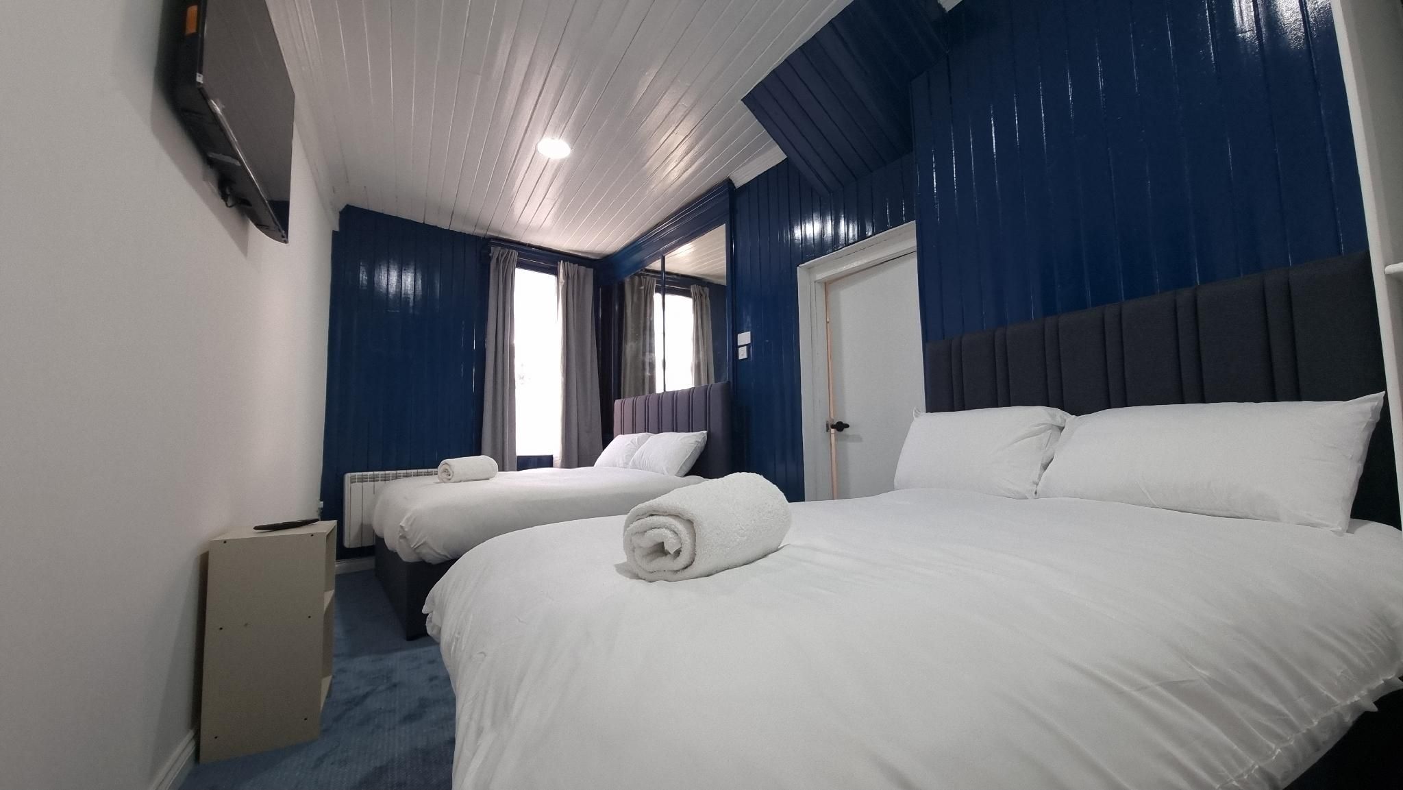 Family Room - 2 Beds