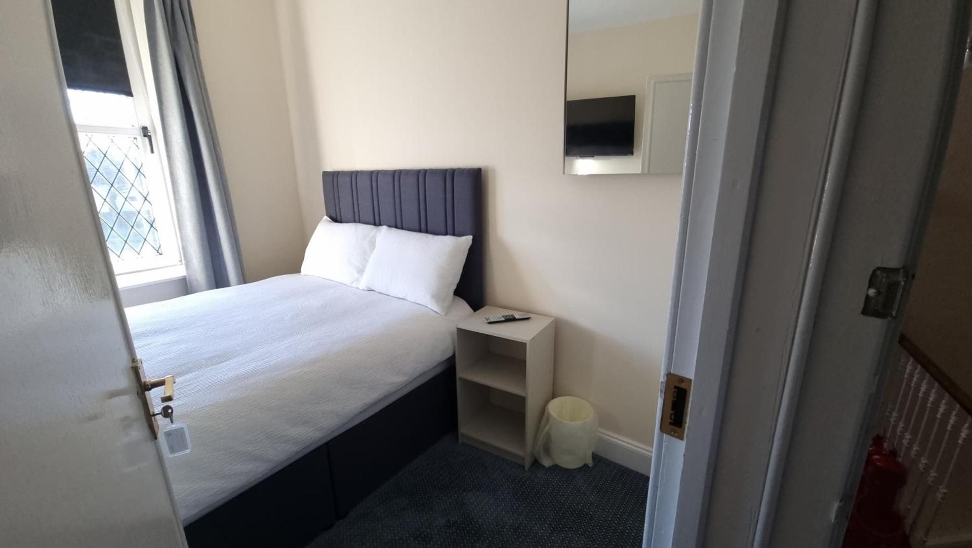 Ye Olde Hotel Double Room with Shared Bathroom