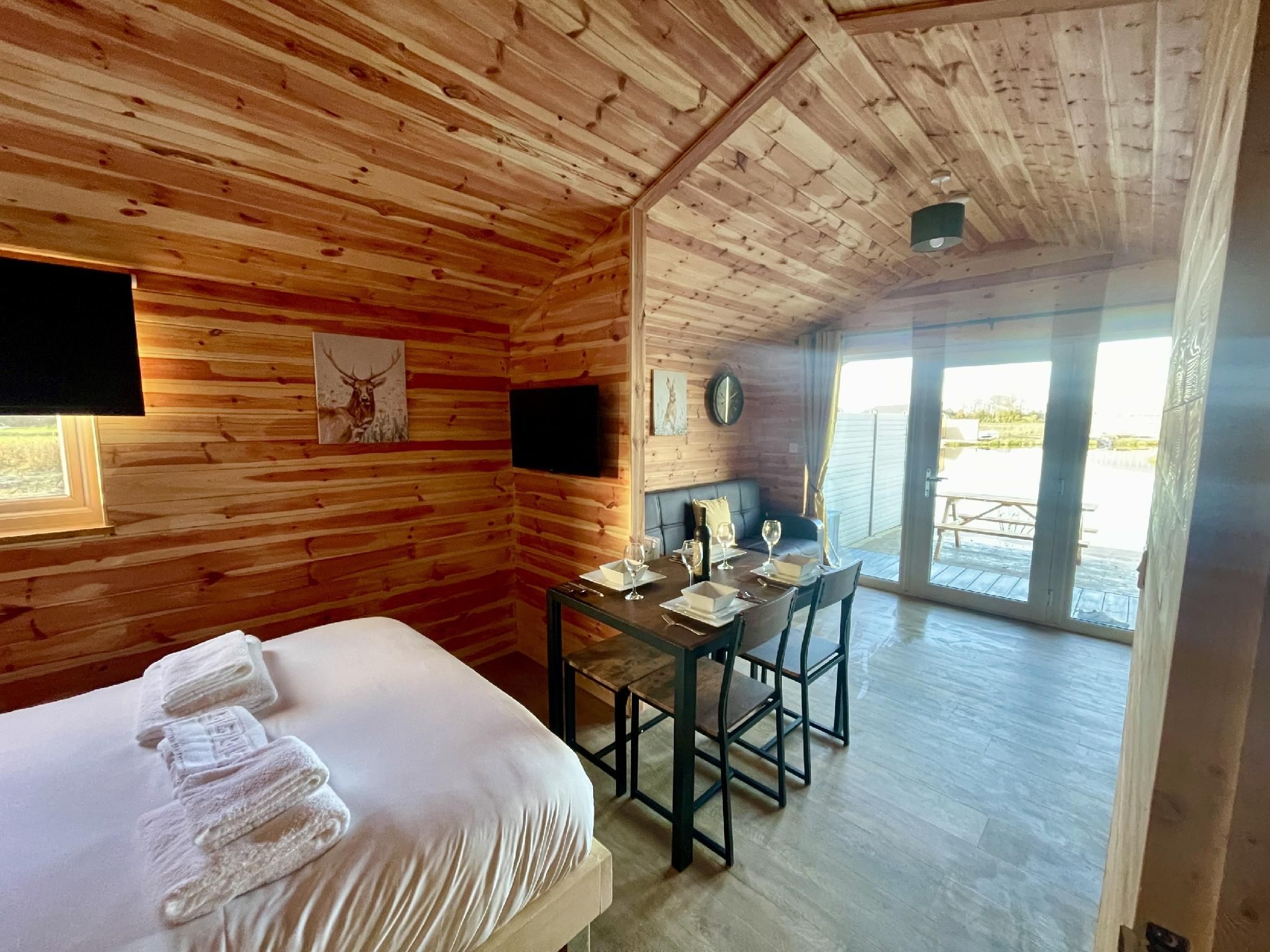 Lake view-Comfort-Cabin-Private Bathroom