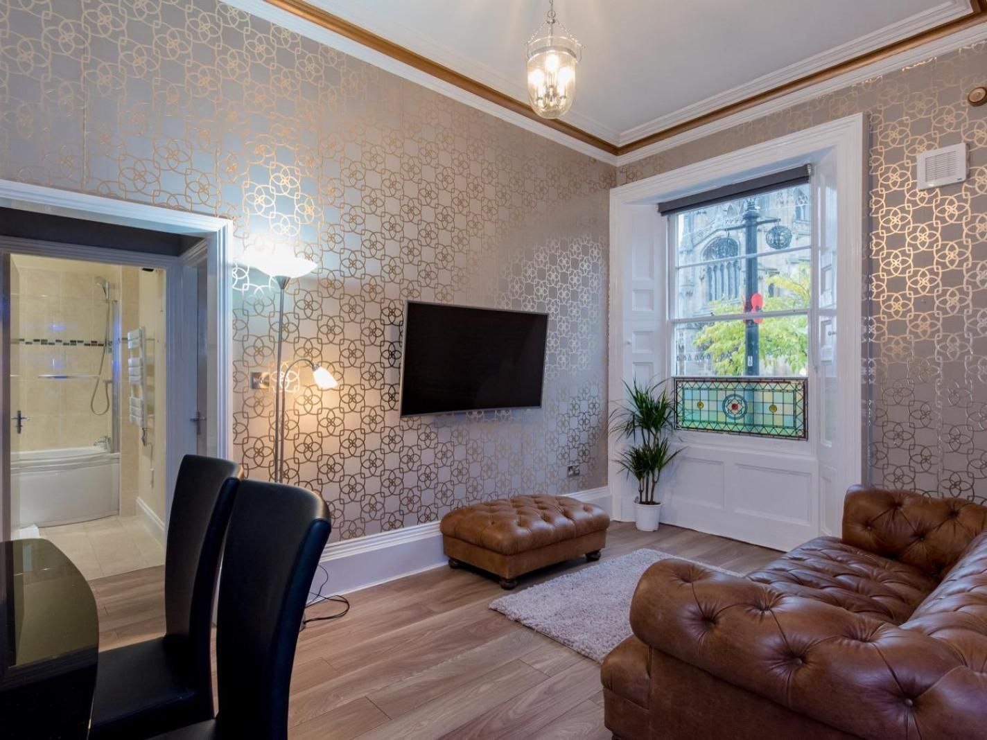 Church Lane Apartments One-Bedroom Superior Apartment 2