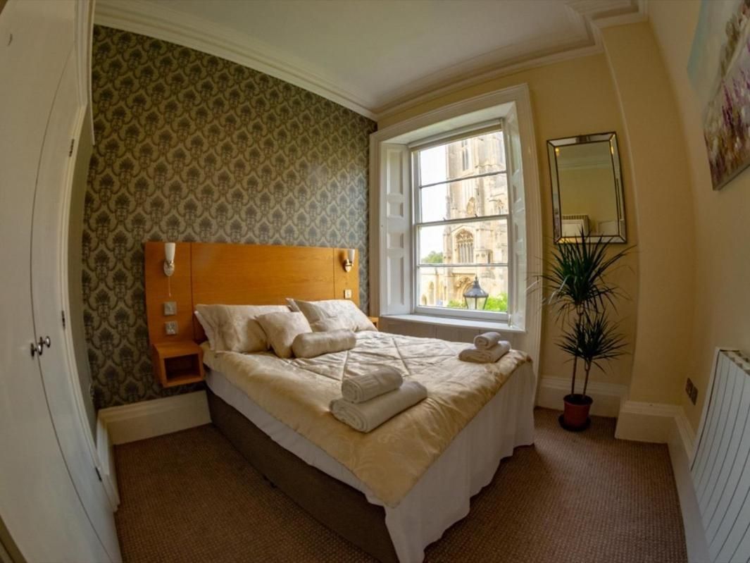 Church Lane Apartments Deluxe One-Bedroom Apartment with City View