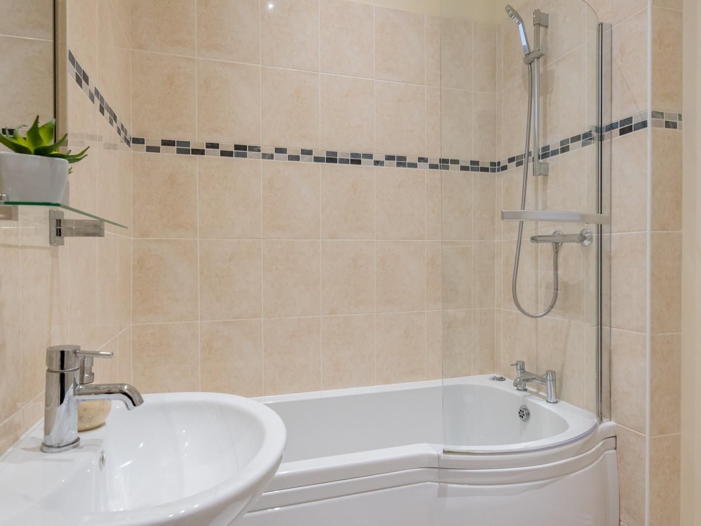 Apartment-Superior-Ensuite-Landmark view-Superior One Bed