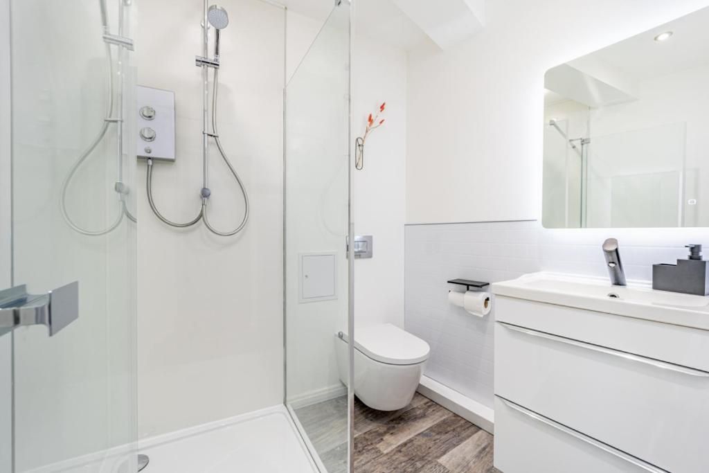 Escape Town One-Bedroom Apartment