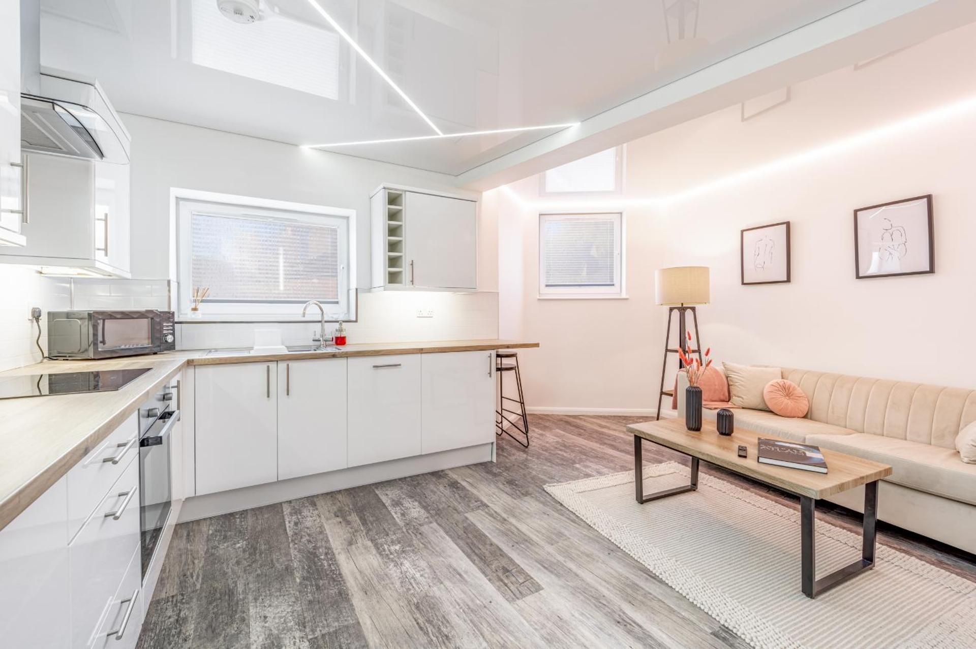 Escape Town One-Bedroom Apartment 2