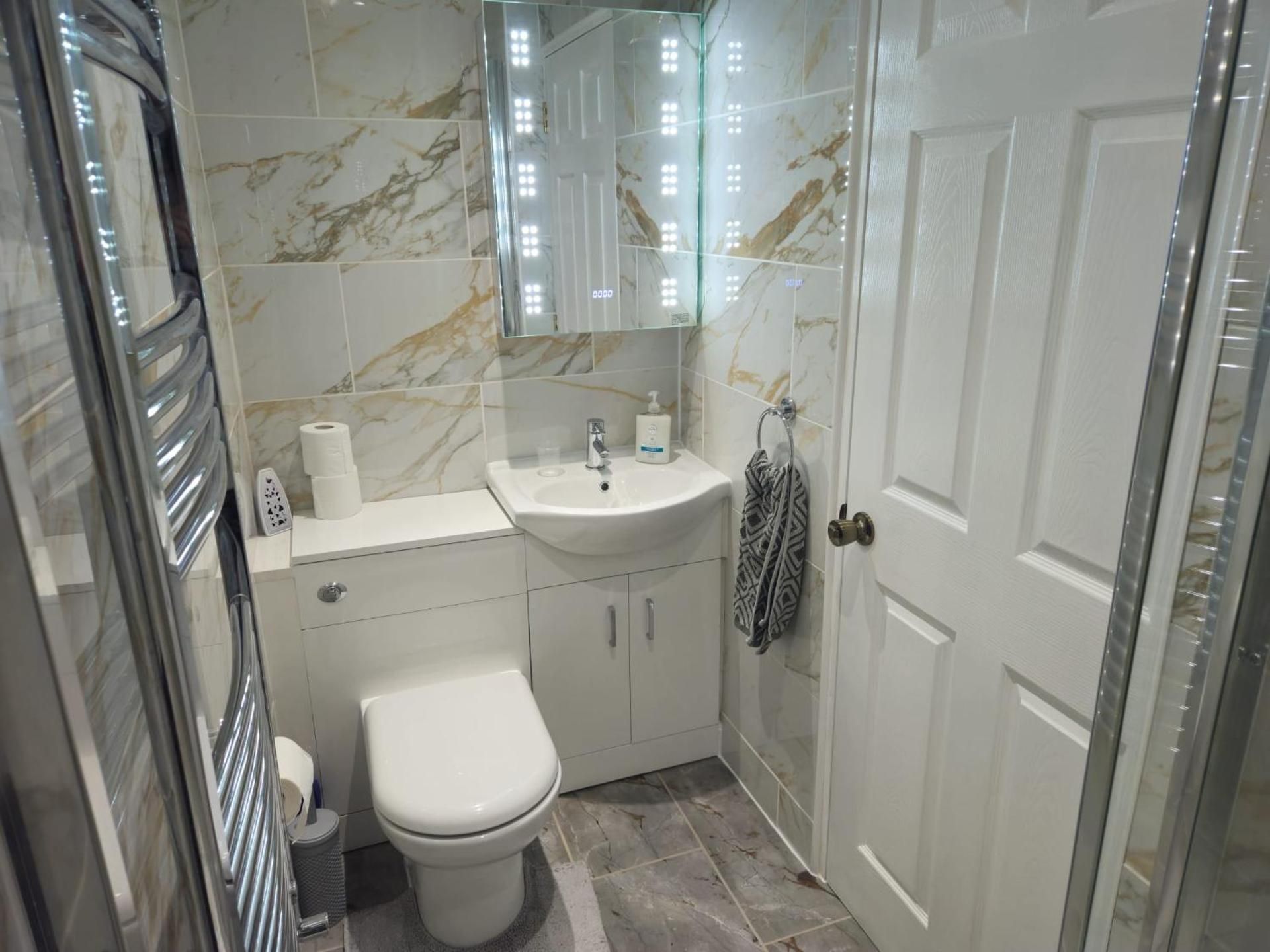 Deluxe Double Room with Shower