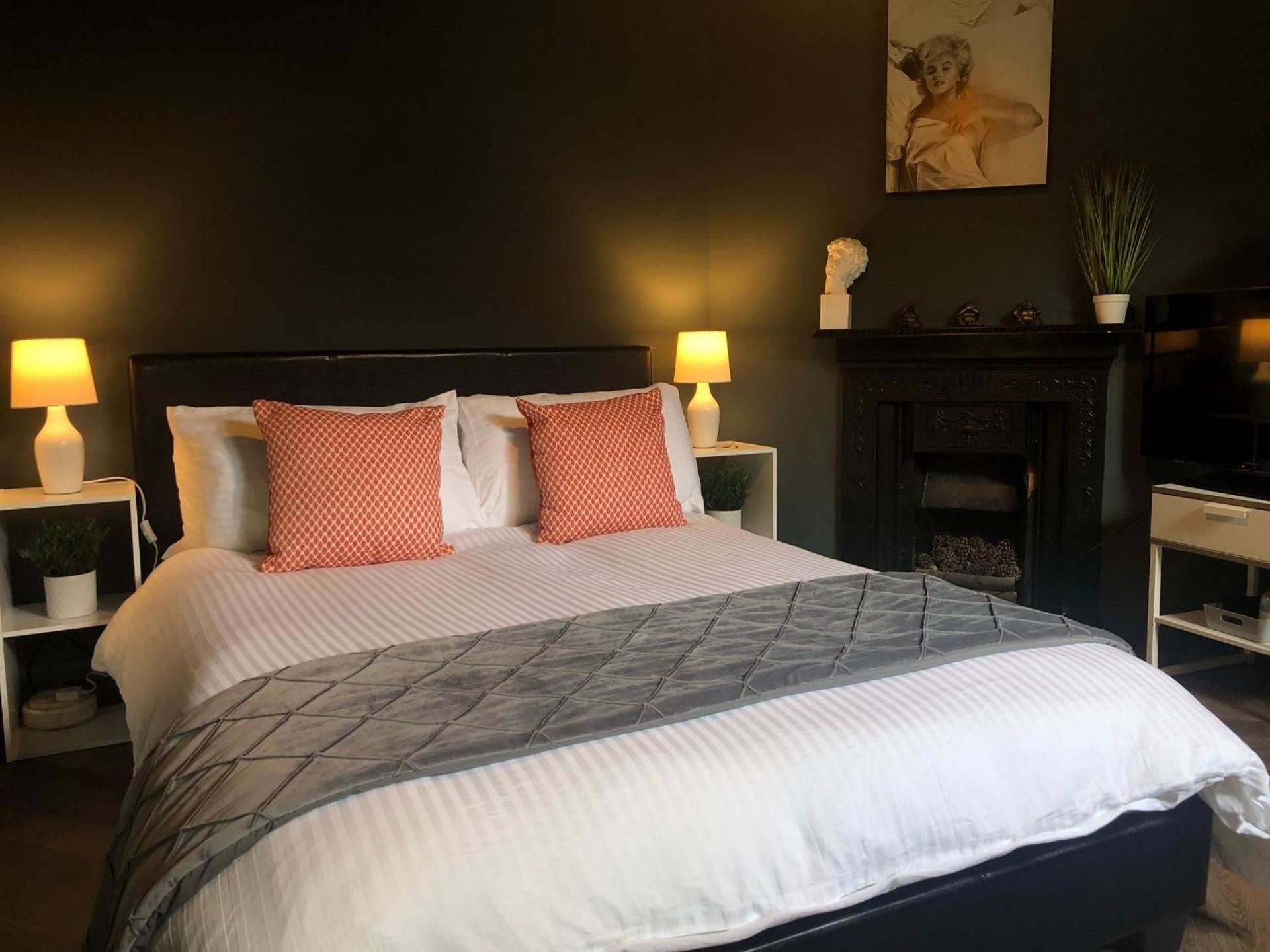 Deluxe King Room