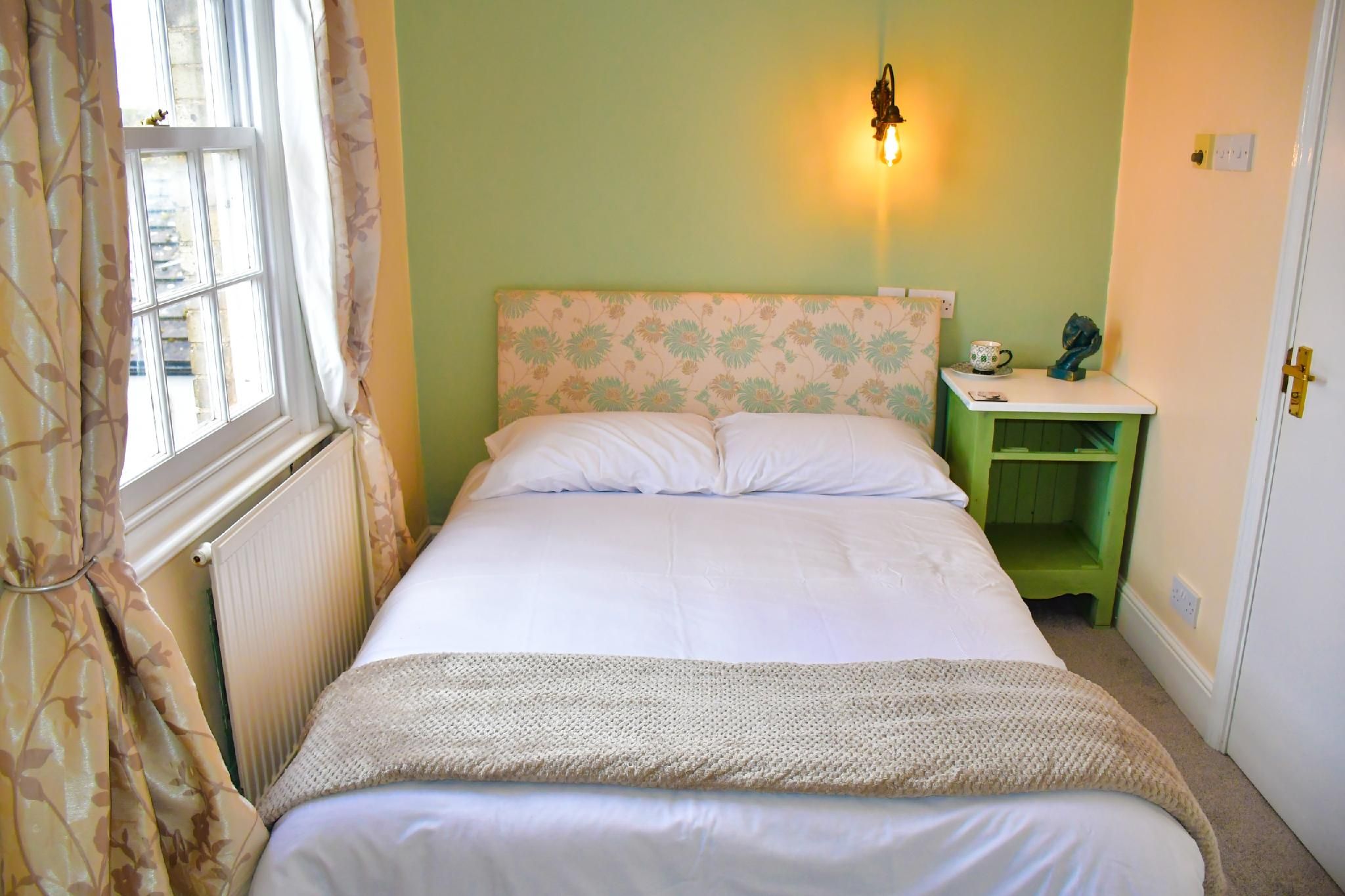 Comfort-Small Double-Double room-Ensuite with Shower