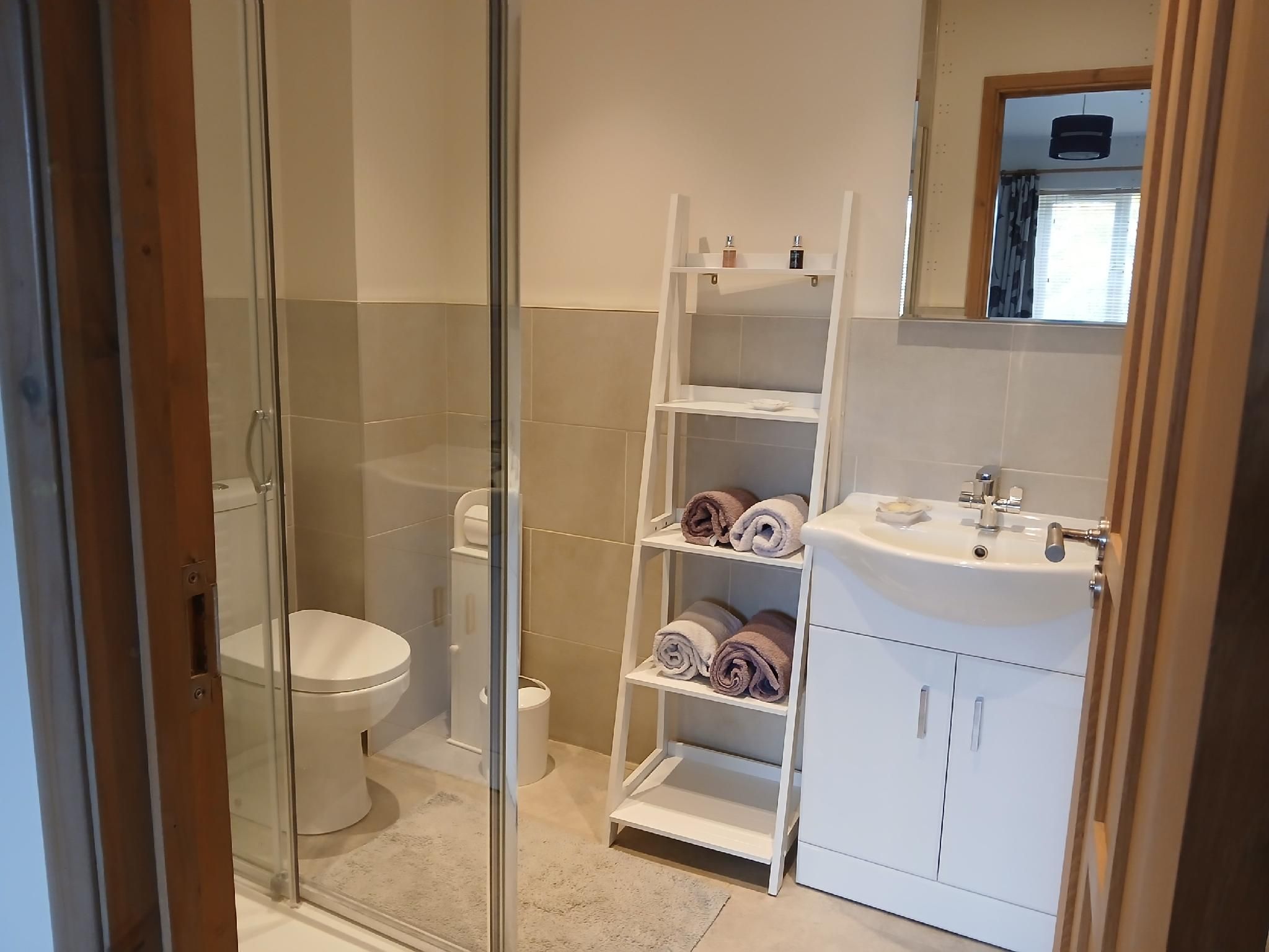 Woodlands Peaceful Bedrooms Woodlands Peacefull-Double room-Ensuite-Garden view 3