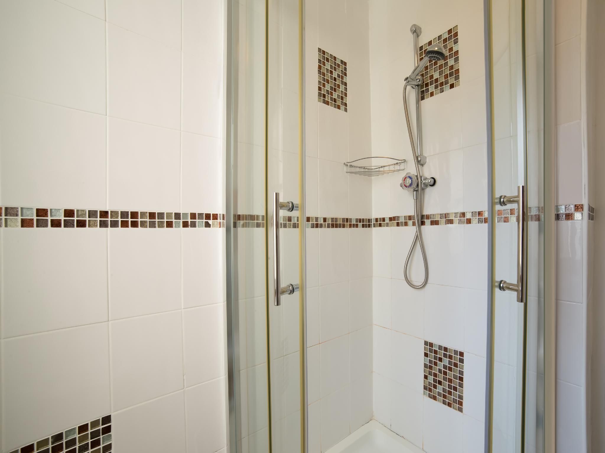 OYO Eagle House Hotel, St Leonards Hastings Standard Single Shared Bathroom 2
