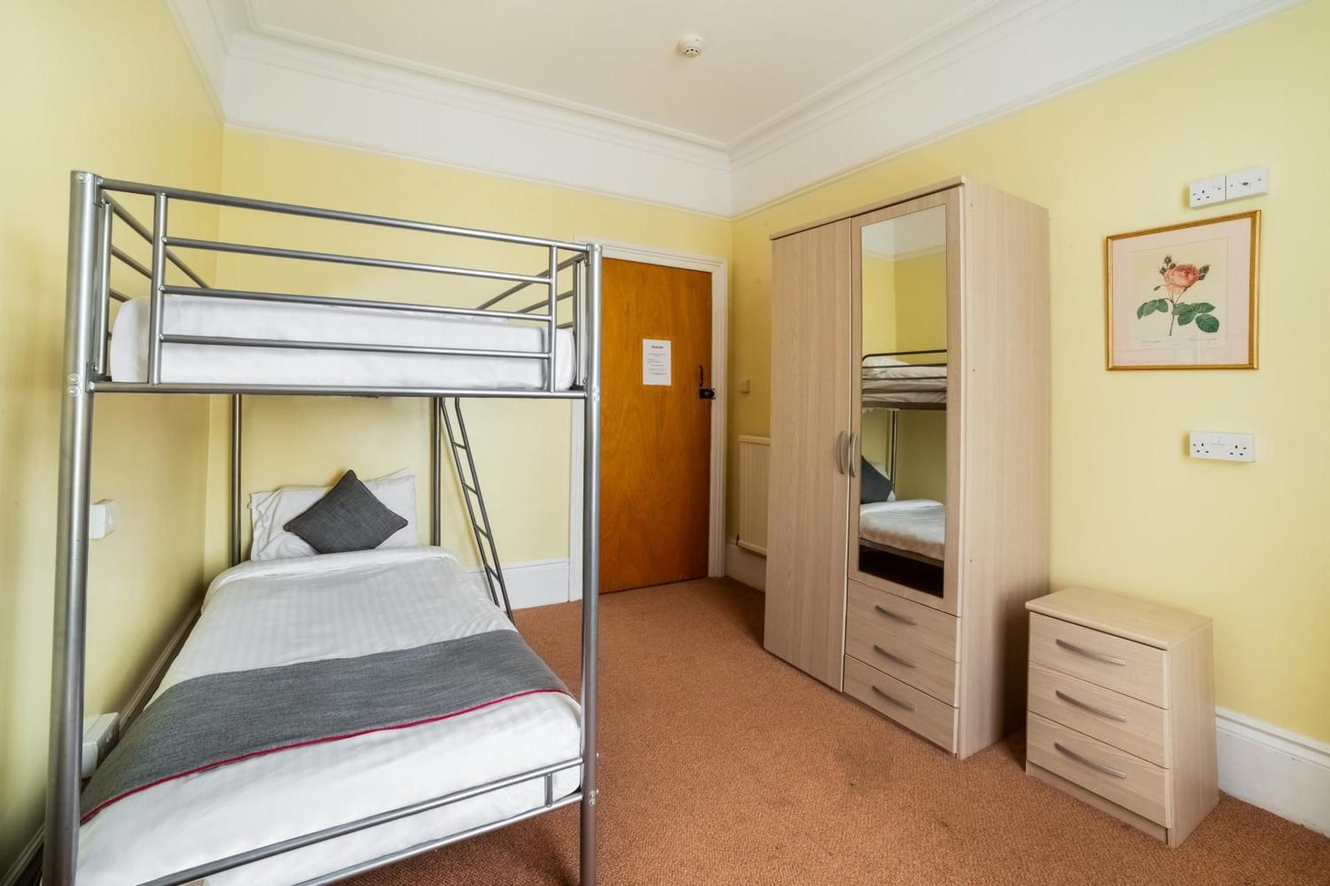 Superior Family Room (5 Beds)