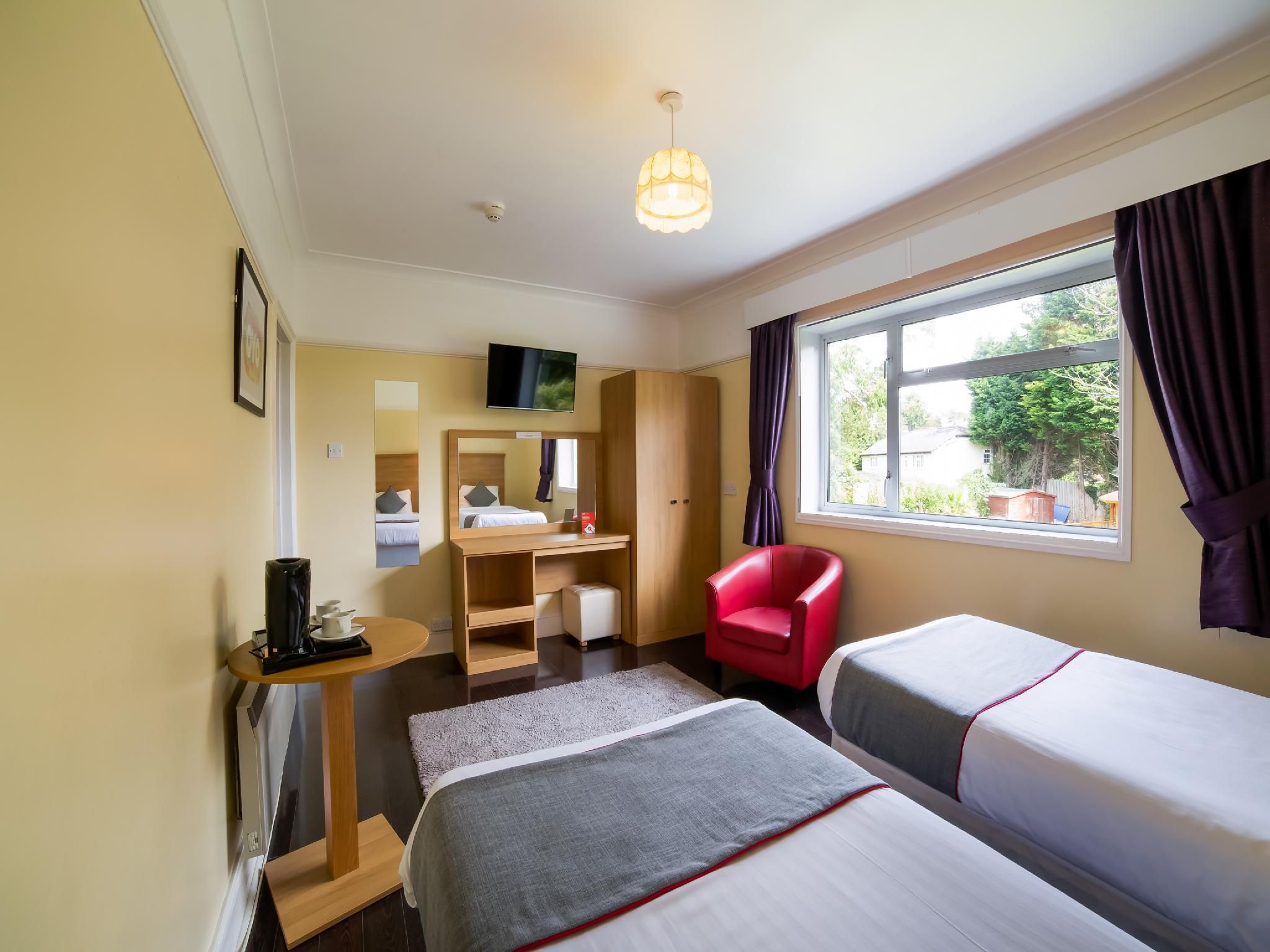 Standard Twin Room